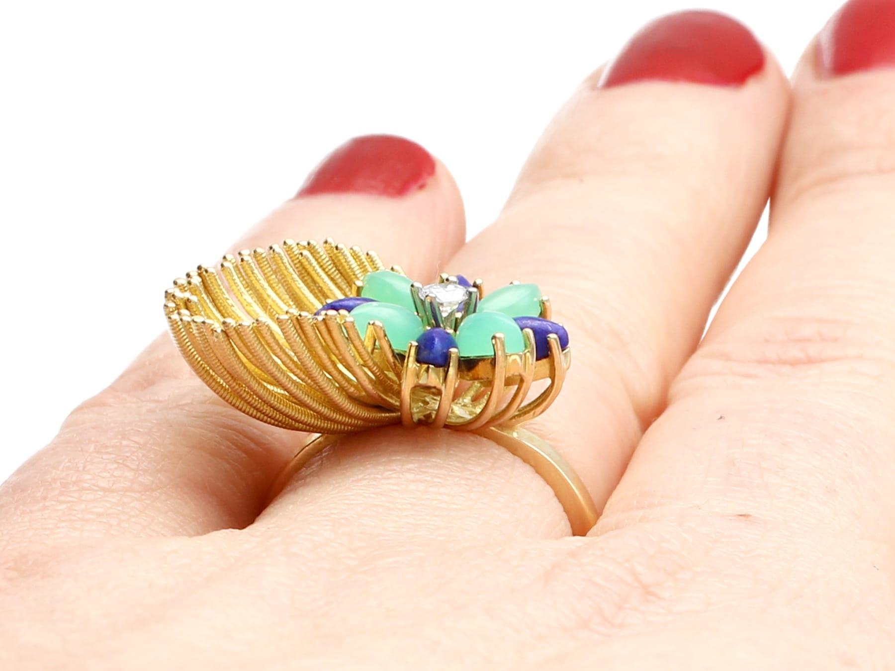 1980s Chrysoprase and Sodalite Diamond and Yellow Gold Cocktail Ring For Sale 3