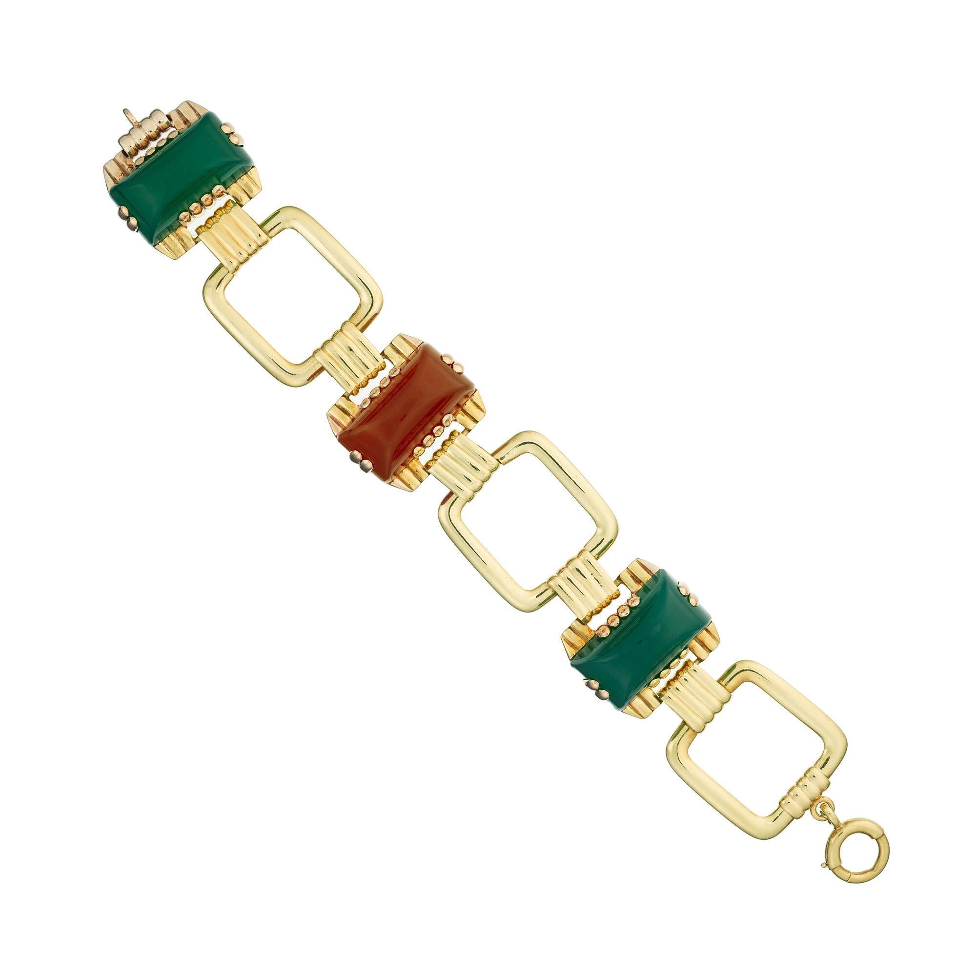 Taille cabochon « sugarloaf » Bracelet à maillons rectangulaire Art déco en or, chrysoprase et cornaline en vente