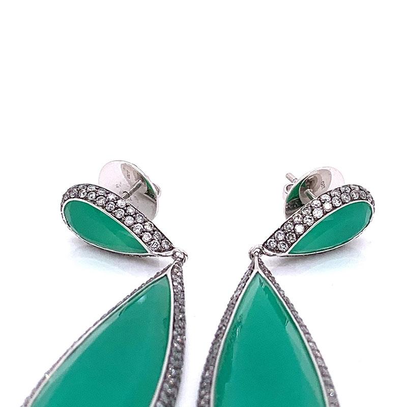 Taille poire Boucles d'oreilles en goutte en or avec chrysoprase, calcédoine et diamants en vente