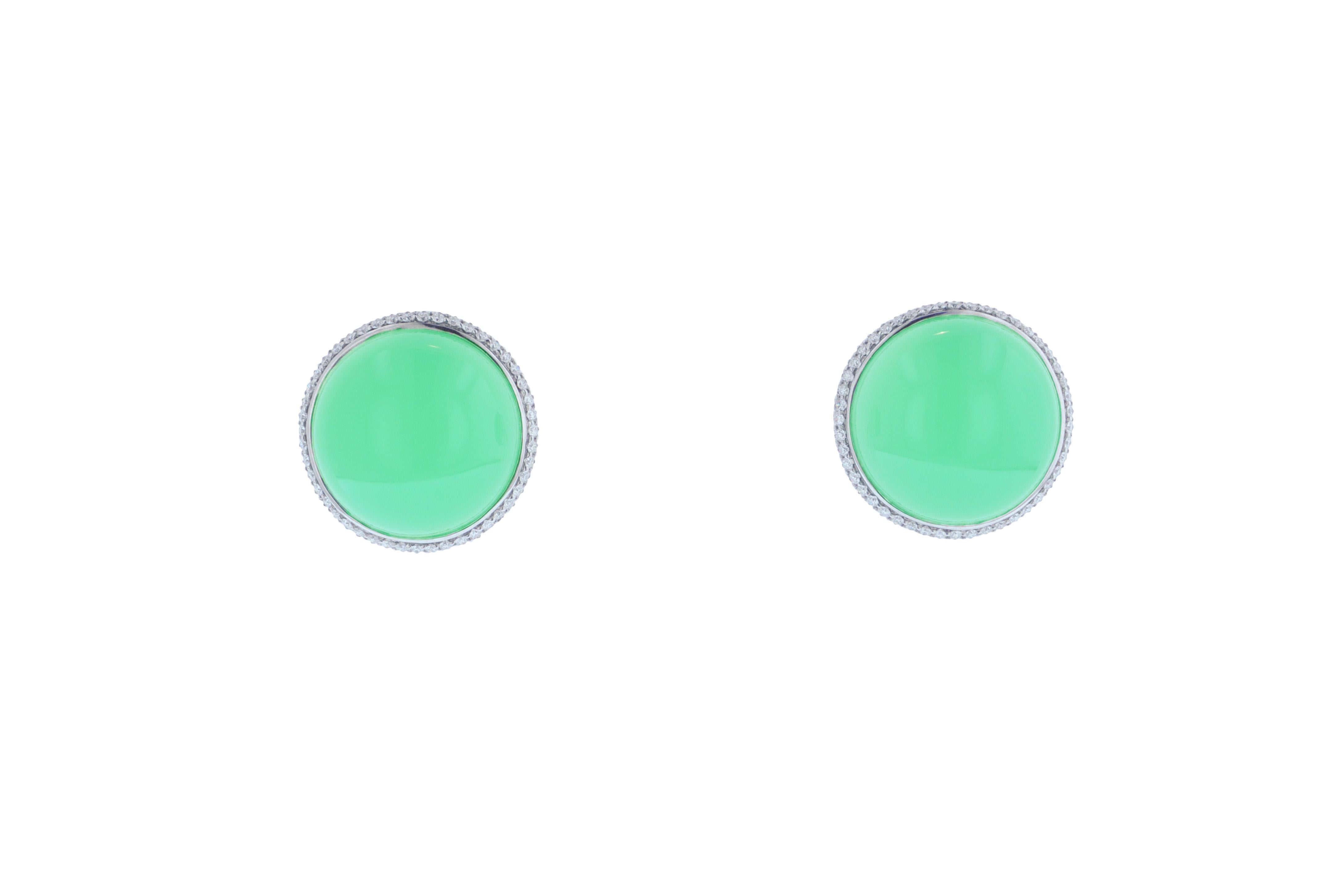 18k white gold earclips featuring 50.42 carats of round chrysoprase and 2.03 carats of white round diamonds.

188 diamonds: 2.03 carats.

Diameter almost 1 inch