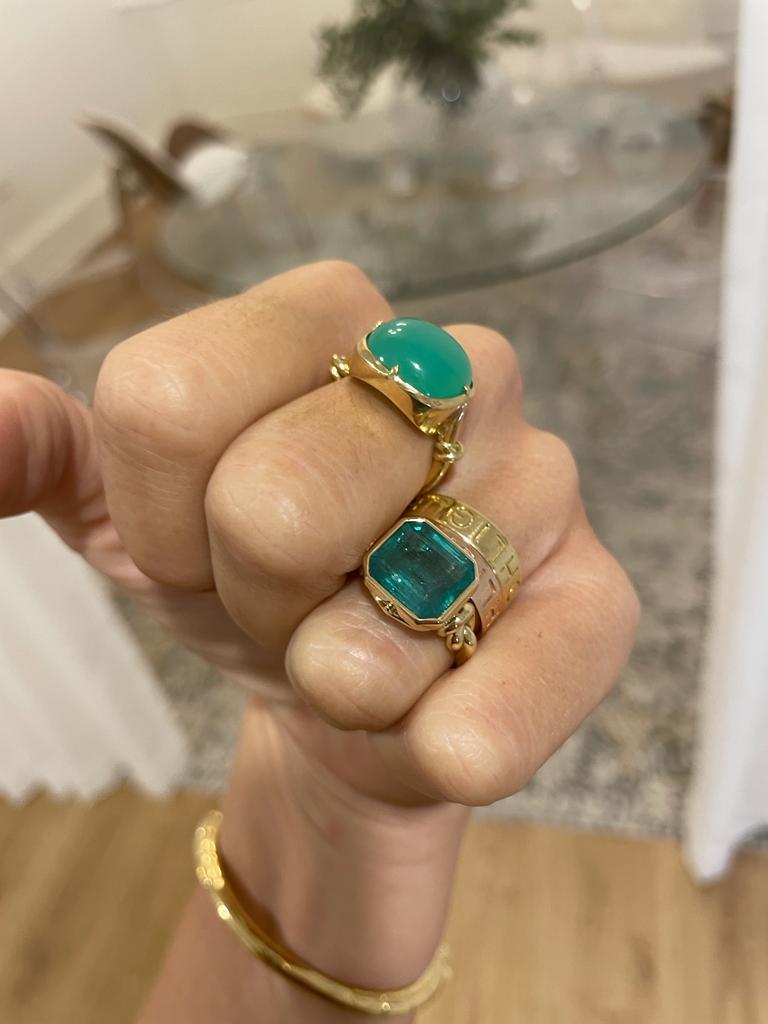 Chrysoprase Green Cabochon Knot Ring in 18ct Yellow Gold In New Condition For Sale In Brisbane, AU