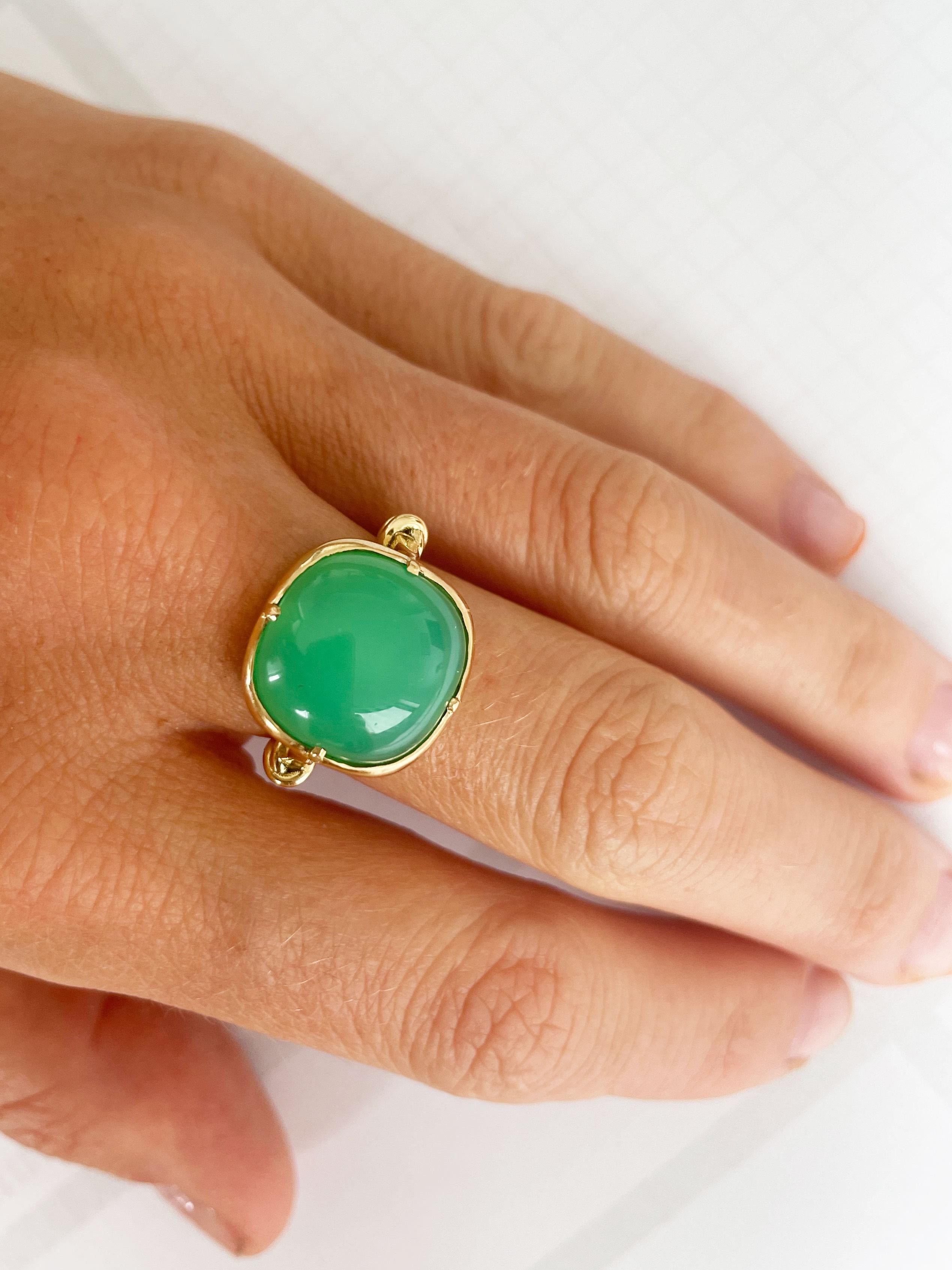 Artist Chrysoprase Green Cabochon Knot Ring in 18ct Yellow Gold For Sale