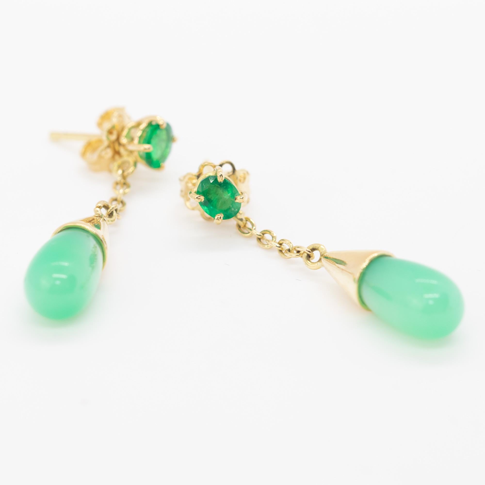 Pear Cut Chrysoprase Natural Emerald 18 Karat Gold Pear Drop Dangle Cocktail Earrings For Sale