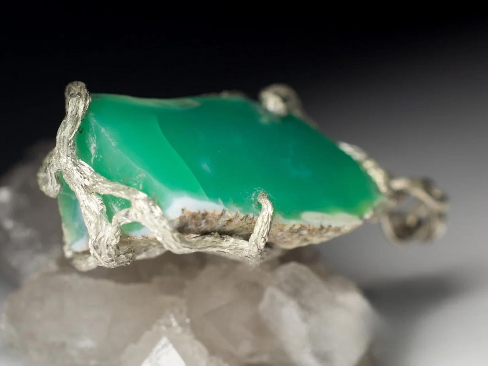 Ciondolo in argento con crisoprasio, pietra preziosa verde naturale, gioielleria unisex di dichiarazione in vendita 2