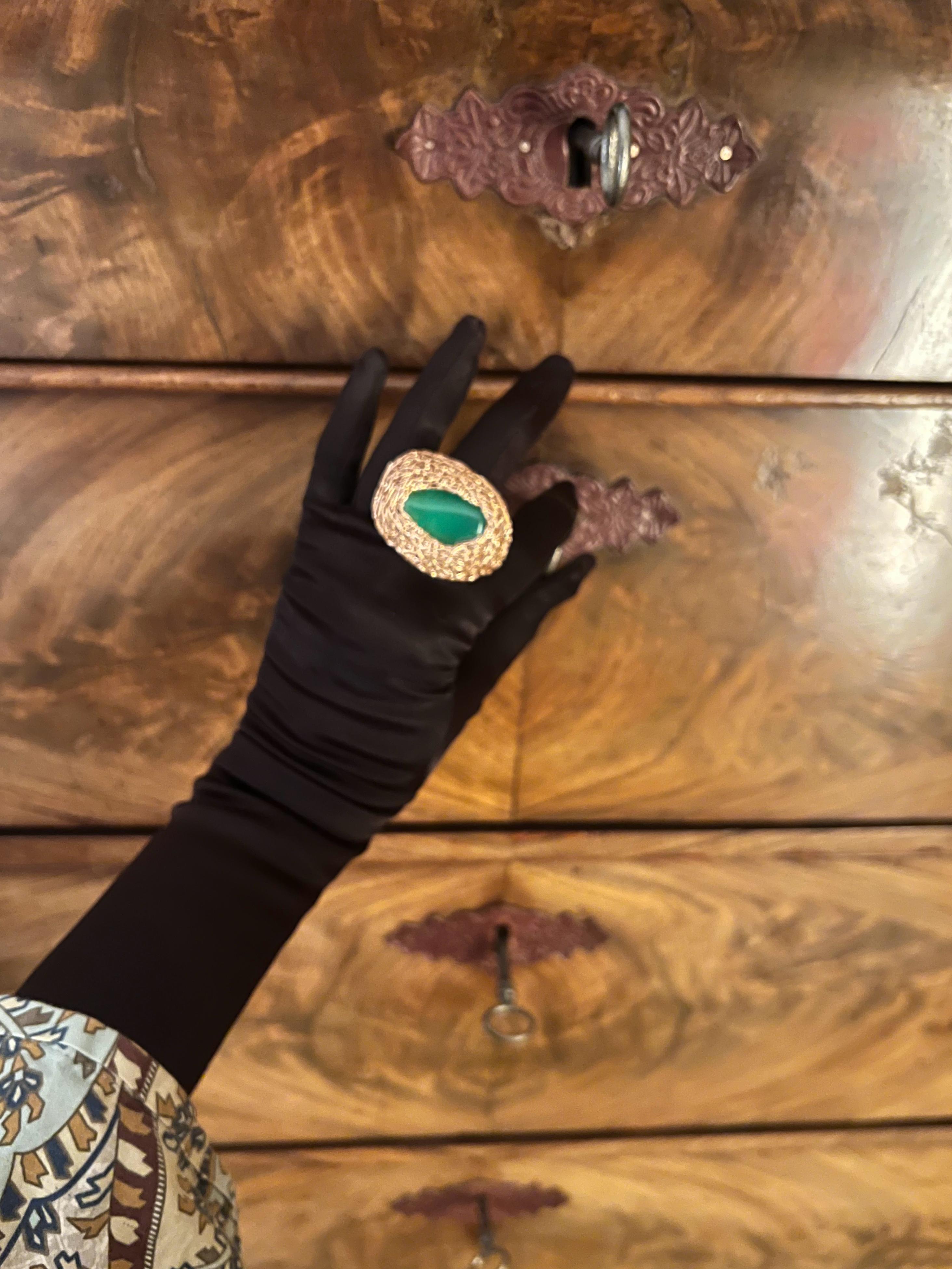 da uomo o donna Anello con pietra di crisoprasio, unico nel suo genere, realizzato dall'artista. in vendita
