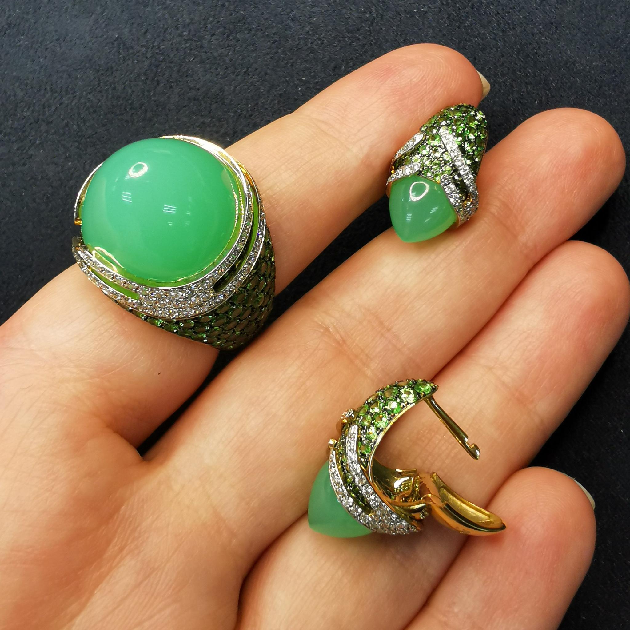 Fuji-Suite mit Chrysopras, Tsavorit, Diamanten, 18 Karat Gold im Zustand „Neu“ in Bangkok, TH
