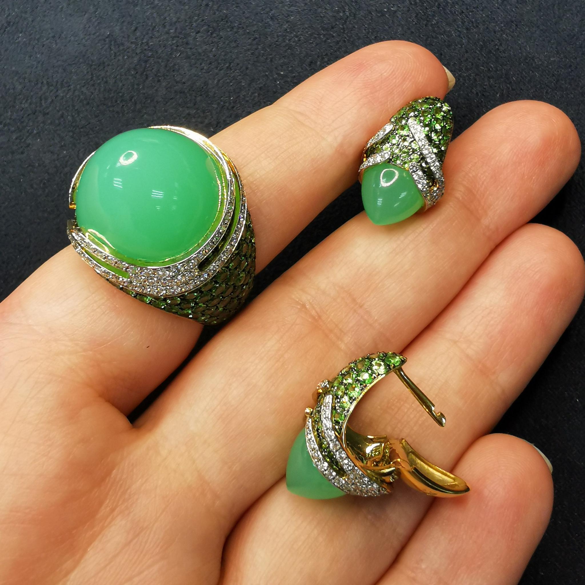 Chrysoprase Tsavorites Diamonds 18 Karat Gold Fuji Suite In New Condition For Sale In Bangkok, TH