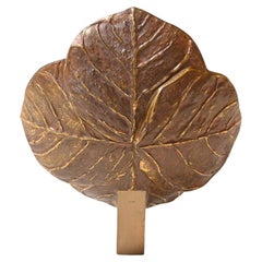 Chrystiane Charles für Maison Charles Bronze Blatt Wandleuchte