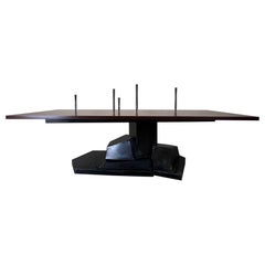 Mesa de datos Chuck Moffit con candeleros extraíbles