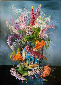 Blumen in einer blauen Vase