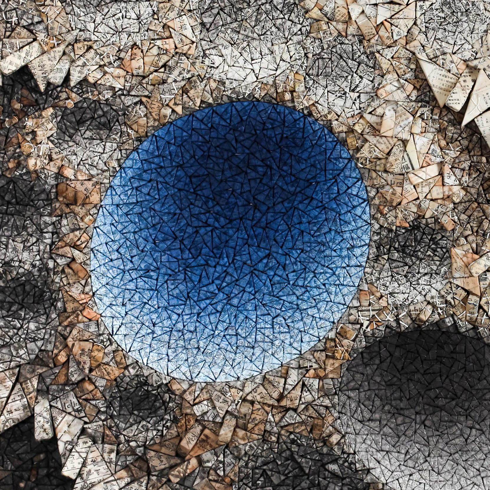 Chun Kwang Young
Aggregation 14 - JA005 Blue, 2014
Mixed media with Korean mulberry paper
60 x 76.8 inches
152 x 195 cm

Chun Kwang Young began his career as a painter. He began to experiment with paper sculpture in the mid-1990s and over time his