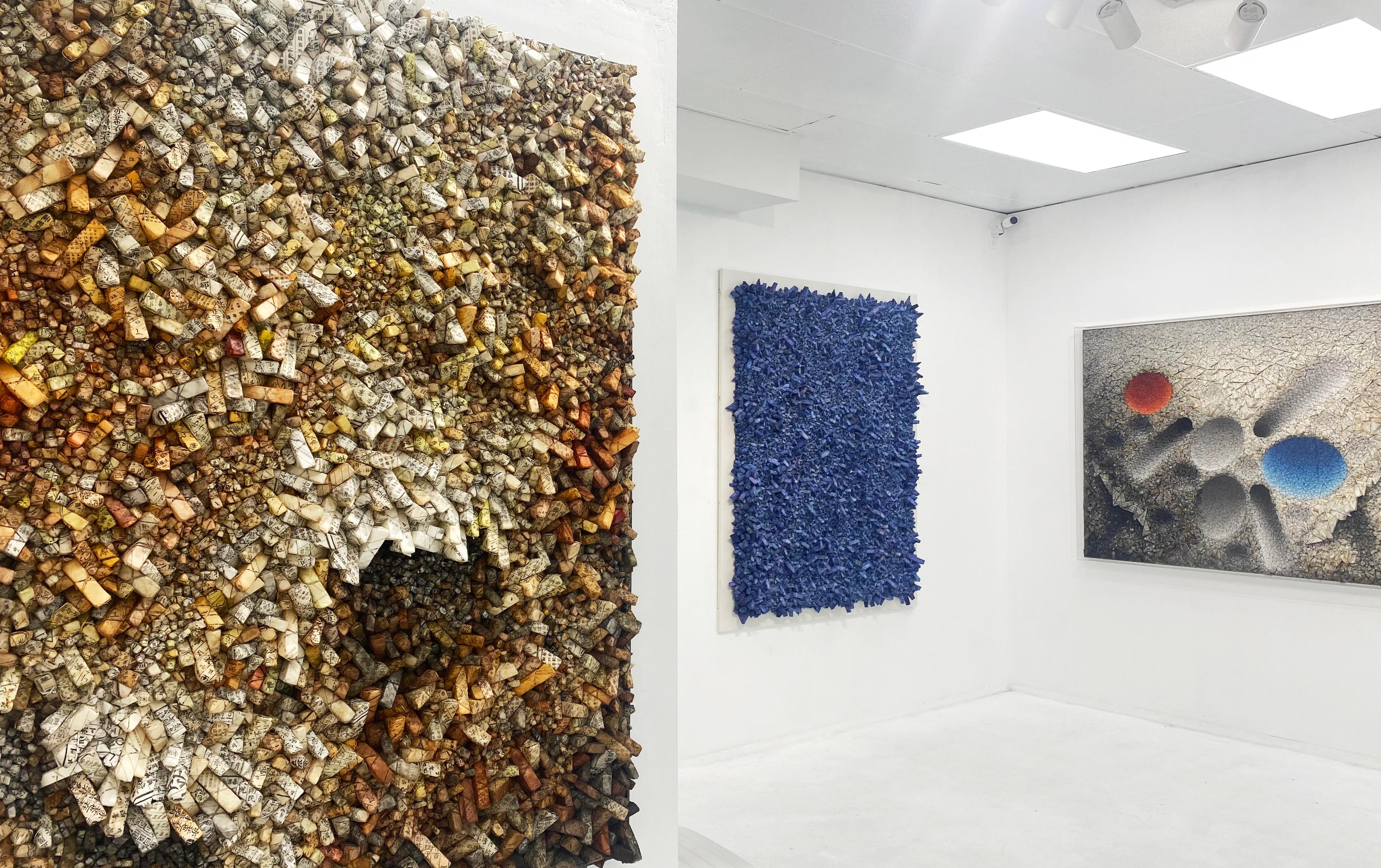 Chun, Kwang Young
Aggregation 10-JL023, 2010
Mixed media with Korean Mulberry Paper
68.8976 x 55 in / 175 x 140 cm