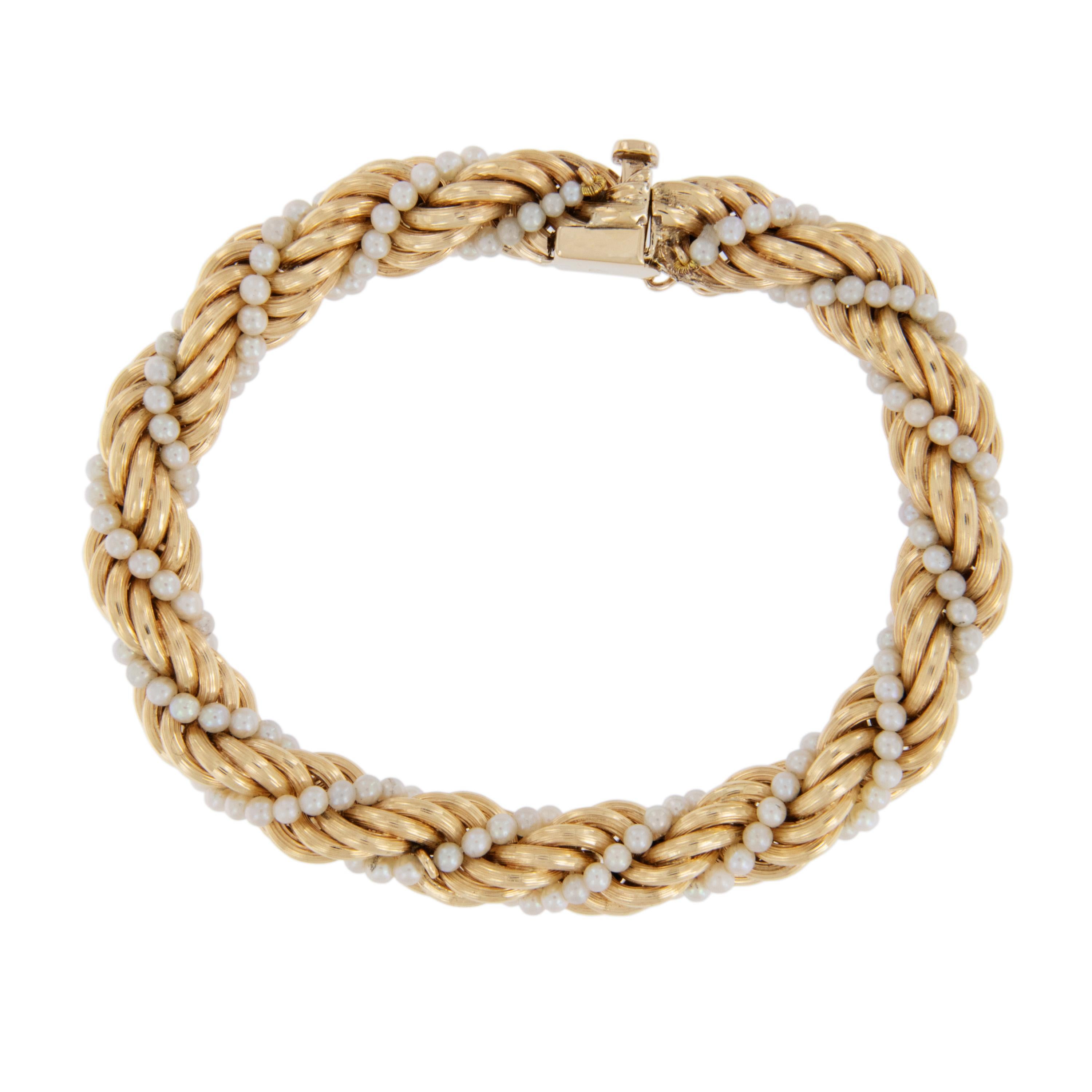 Taille ronde Superbe bracelet torsadé en or jaune 14 carats avec cordes et perles de culture en vente