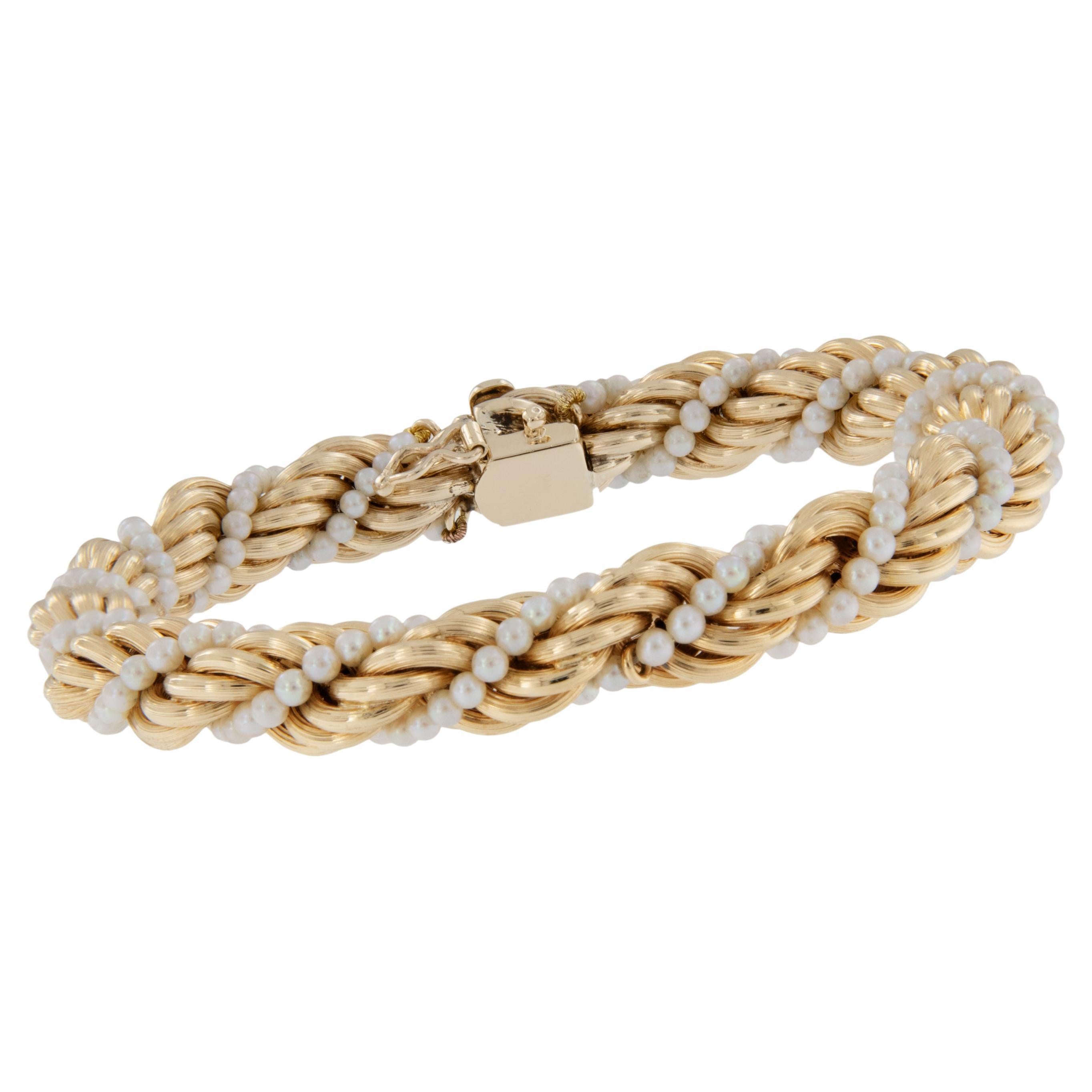 Superbe bracelet torsadé en or jaune 14 carats avec cordes et perles de culture en vente