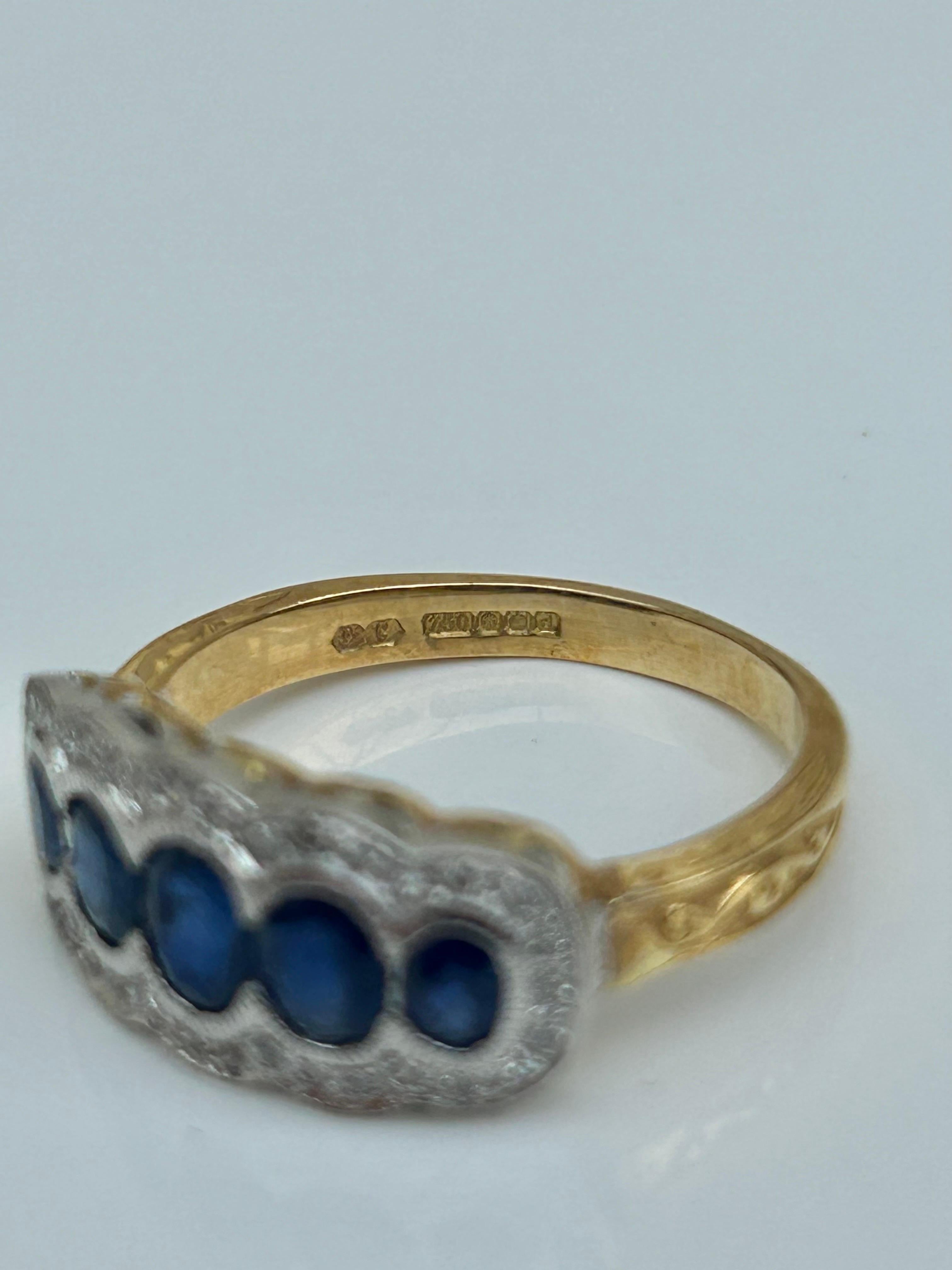 Chunky 18 Carat Yellow Gold Sapphire and Diamond 5 Stone Ring In Good Condition For Sale In Chipping Campden, GB