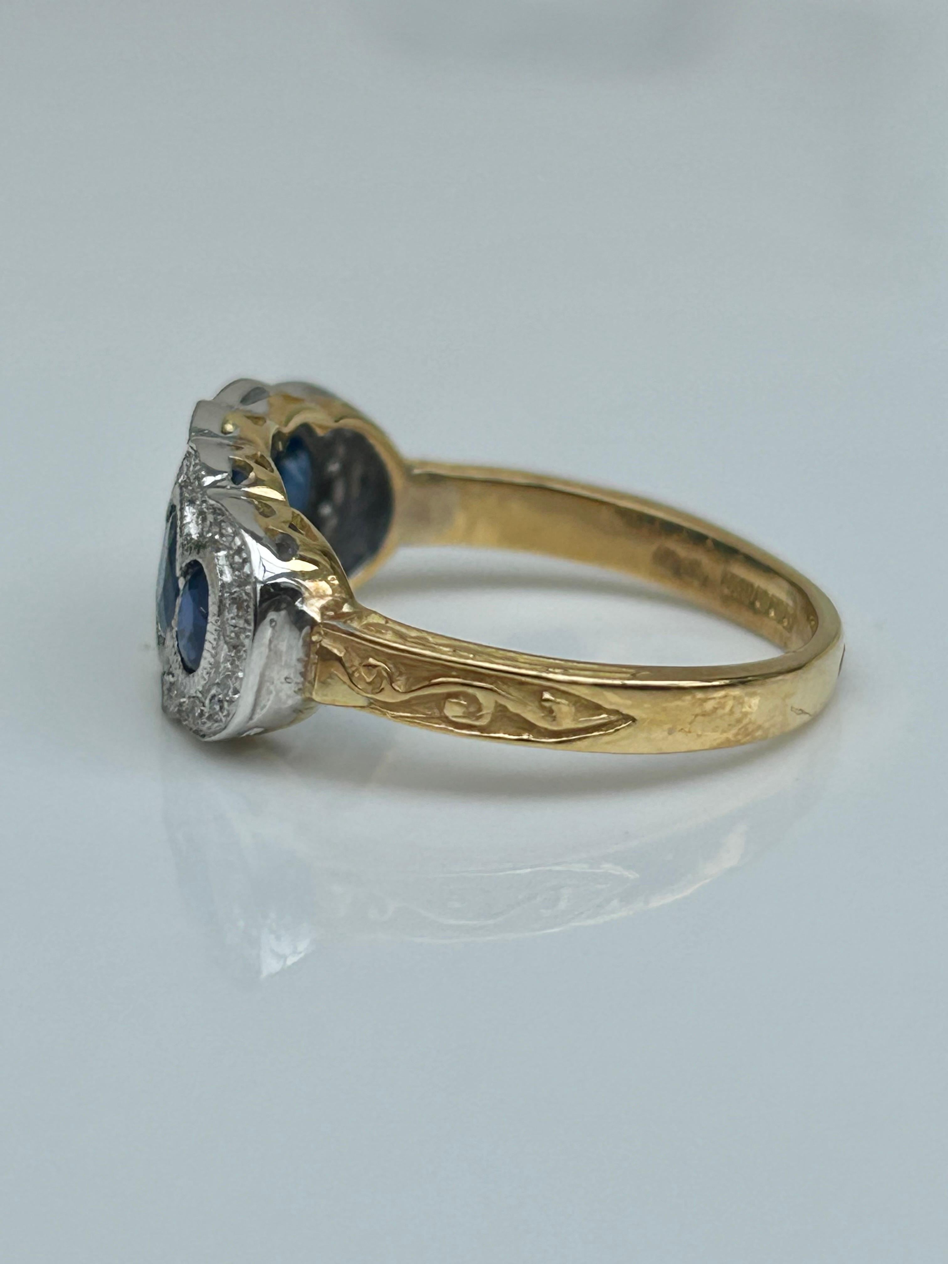 Chunky 18 Carat Yellow Gold Sapphire and Diamond 5 Stone Ring For Sale 1