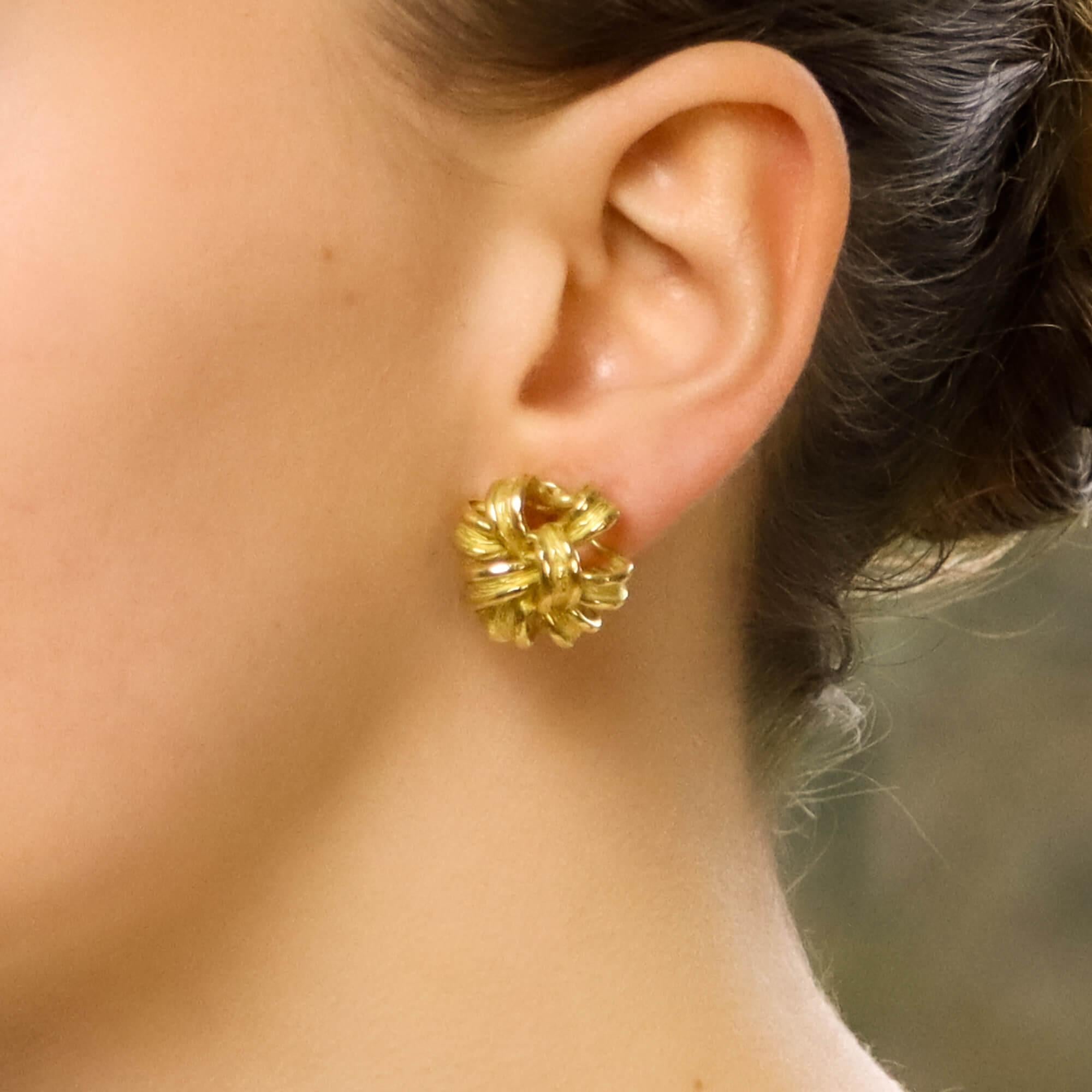 Retro Chunky 1980s Knot Earrings Set in 18 Karat Yellow Gold