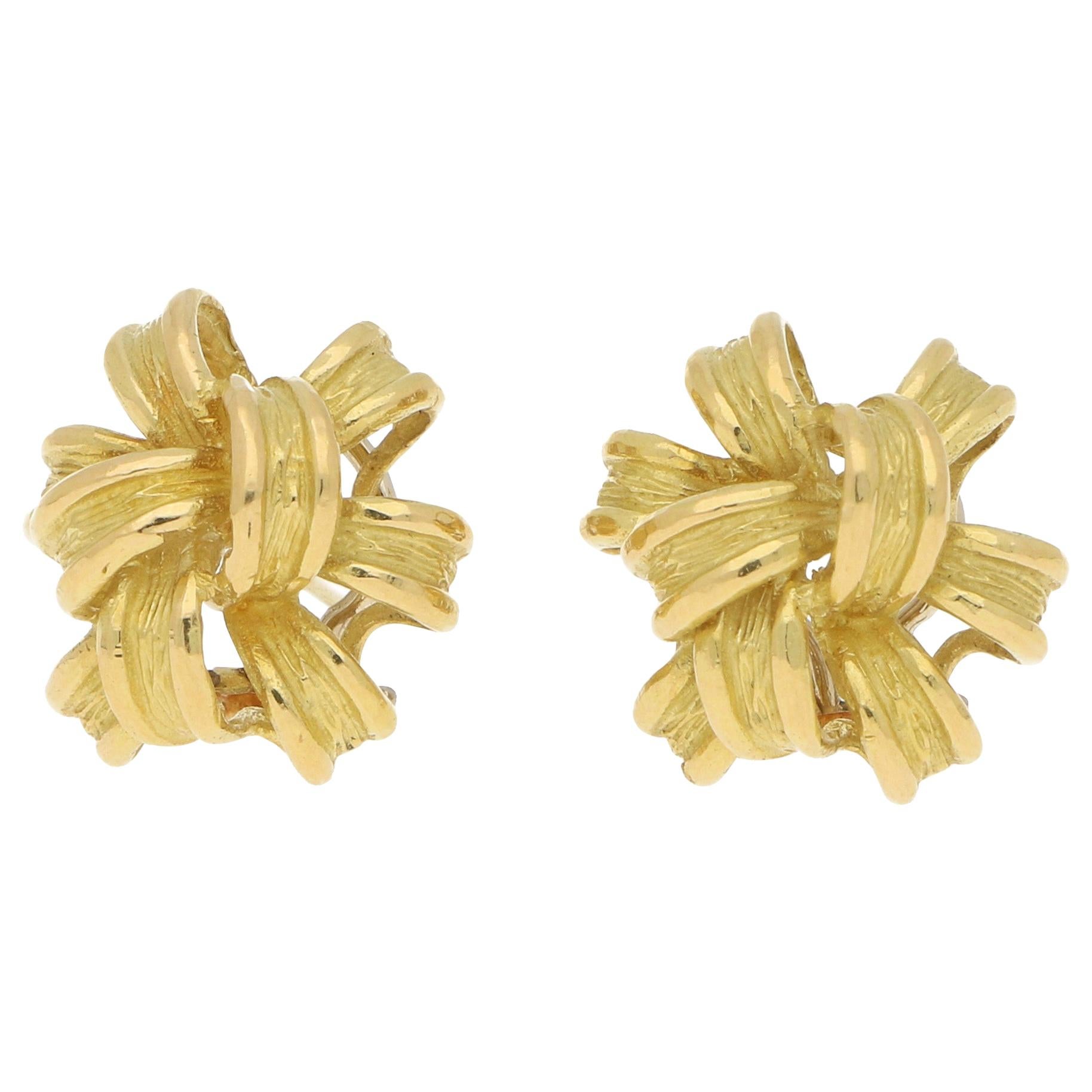 Chunky 1980s Knot Earrings Set in 18 Karat Yellow Gold