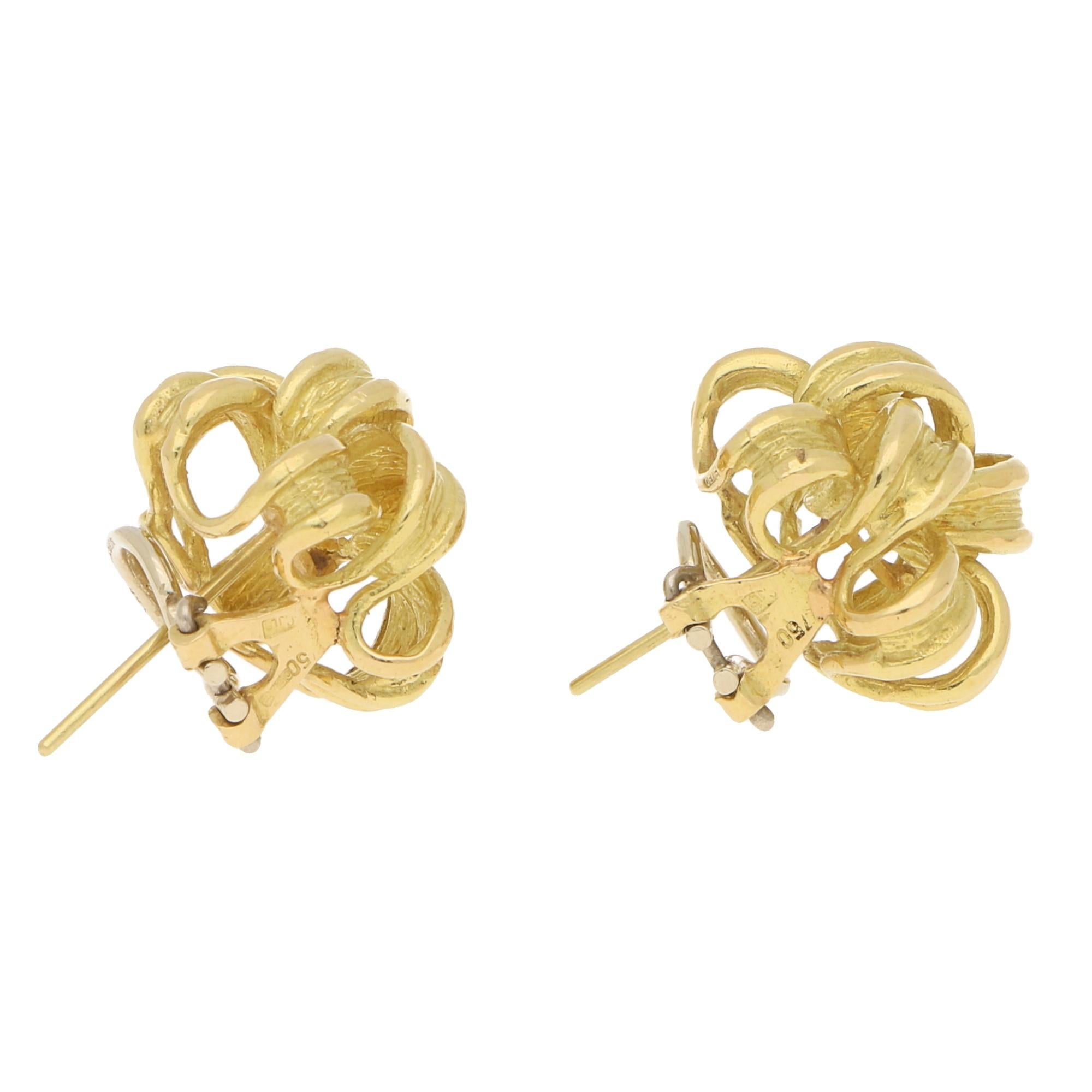 Chunky 1980s Knot Earrings Set in 18 Karat Yellow Gold In Good Condition In London, GB