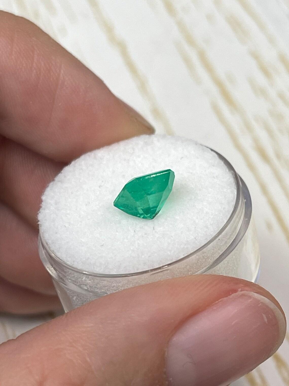 Gemma di smeraldo colombiano taglio Asscher verde mela da 2,14 carati - Pietra di compleanno di maggio in vendita 1