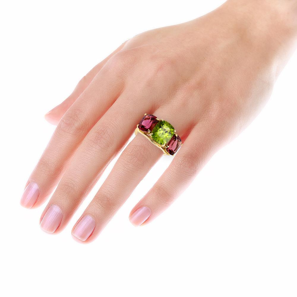 Chunky 5.95 Carat Peridot 6.05 Carat Two-Pink Tourmalines Three-Stone Ring In New Condition For Sale In Little Neck, NY