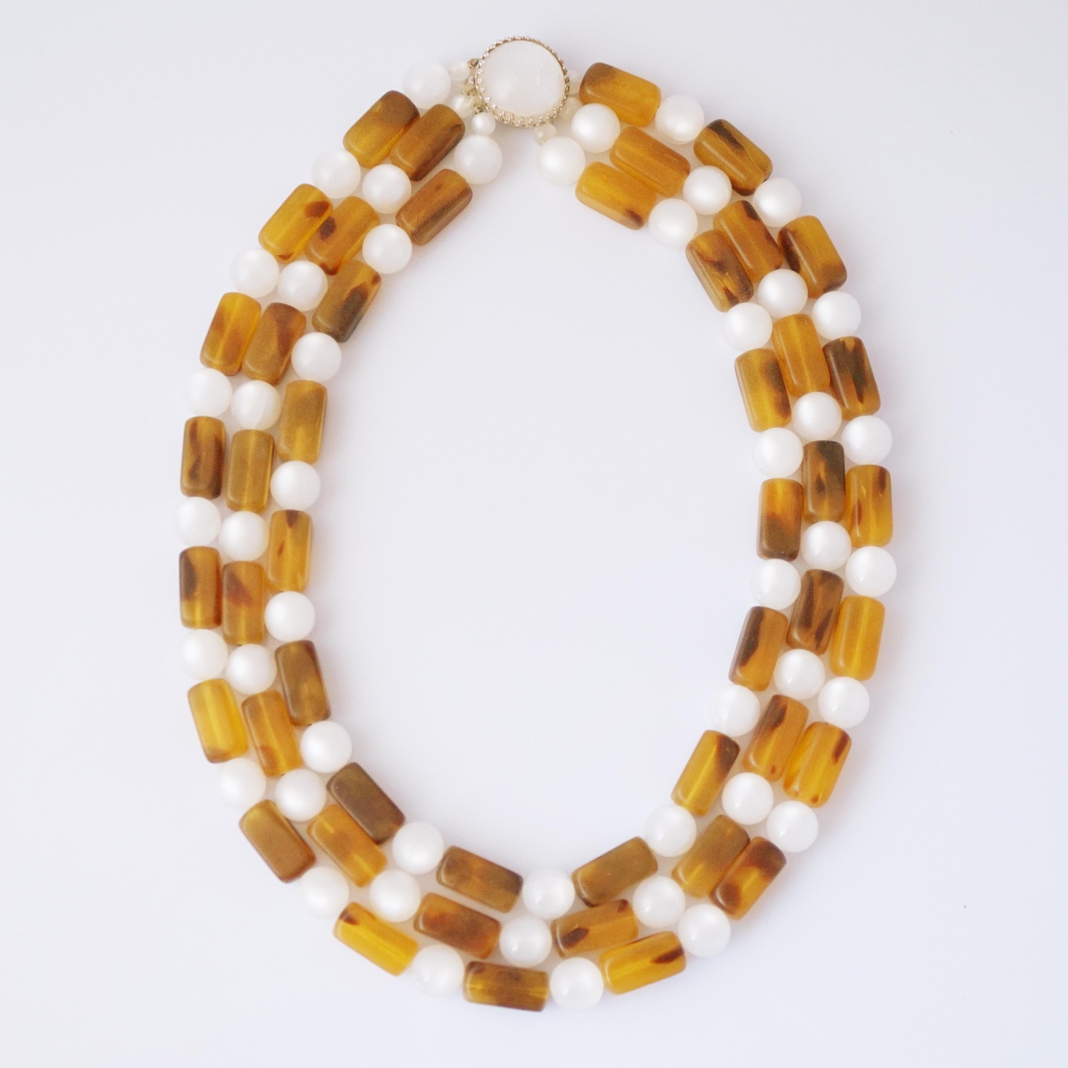 - Vintage item

- Collectible costume jewelry piece from the '80s

- 19