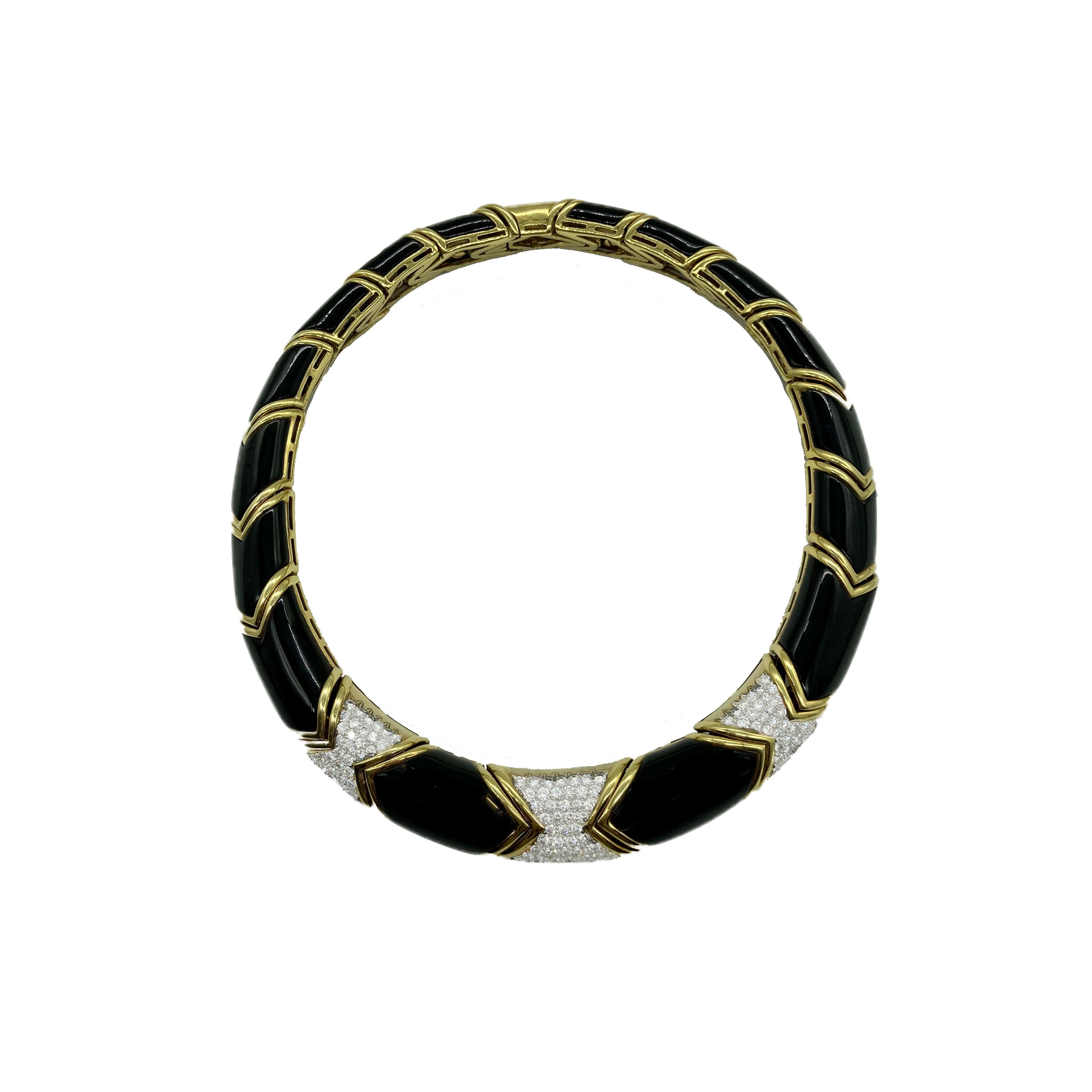 A chic black onyx and diamond necklace in yellow gold, circa 1980s.