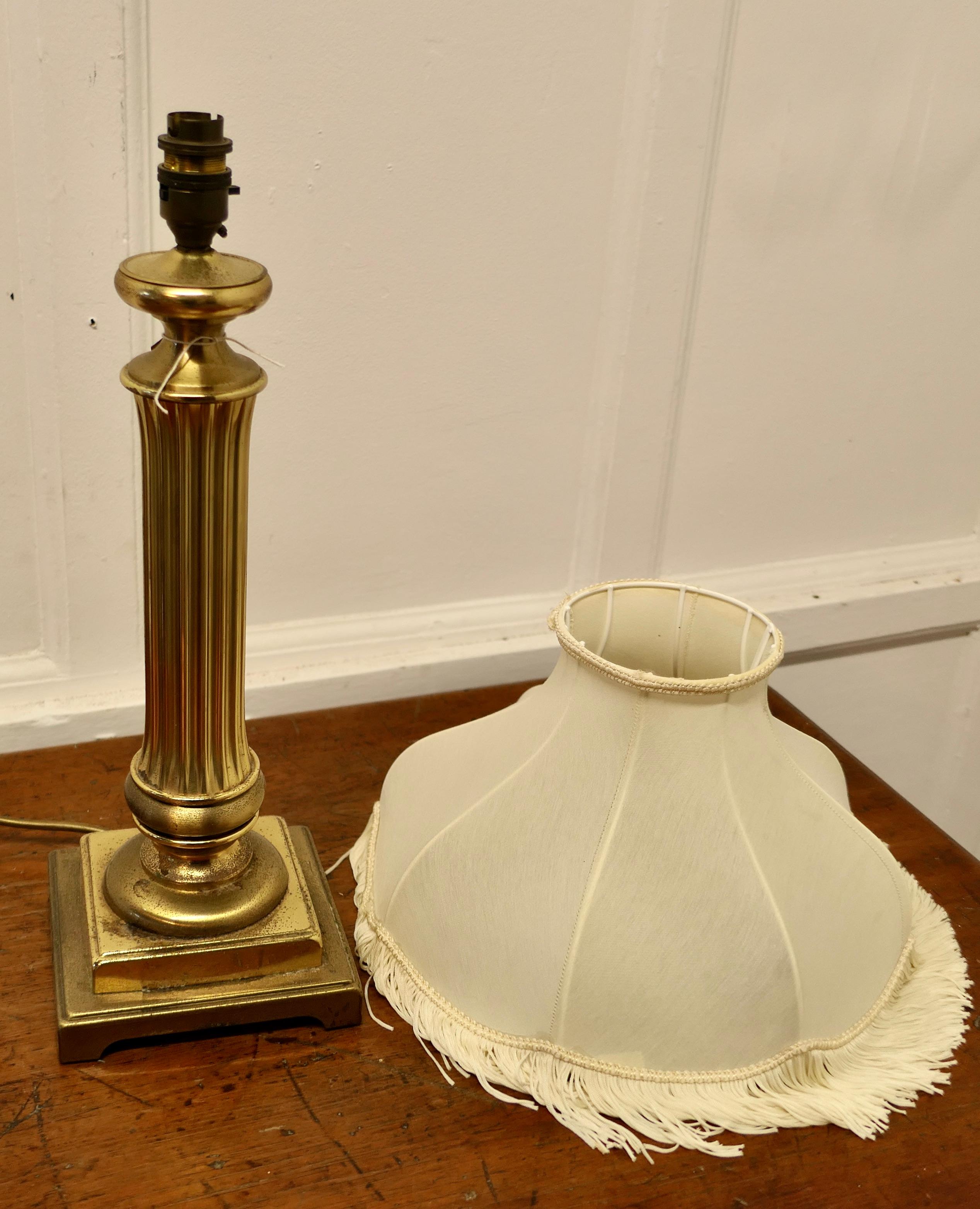 Chunky Brass Corinthian Column Table Lamp with Shade     For Sale 2