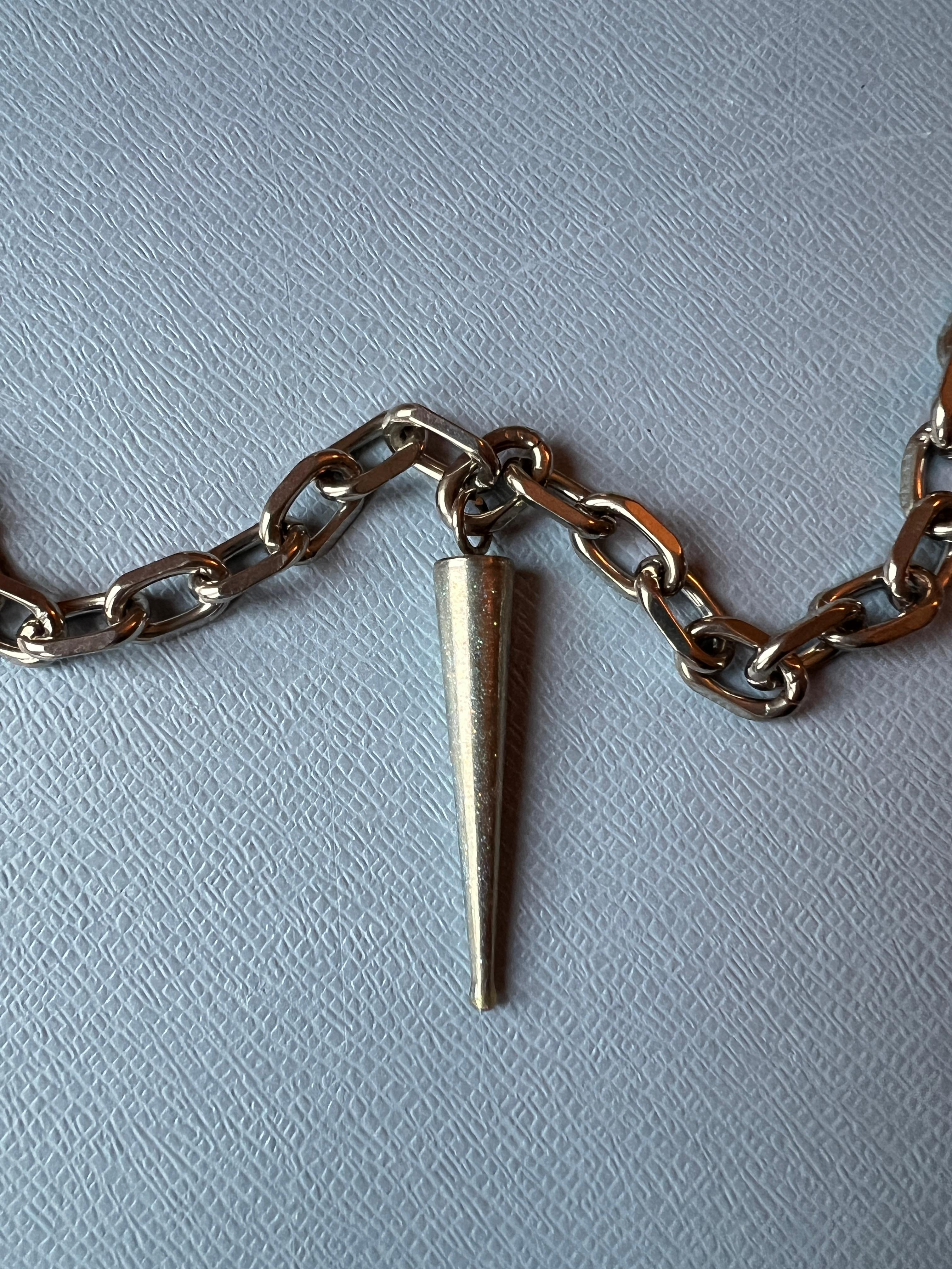 Collar de cadena con tachuelas Declaración Esmalte azul claro Paladio Moderno en venta