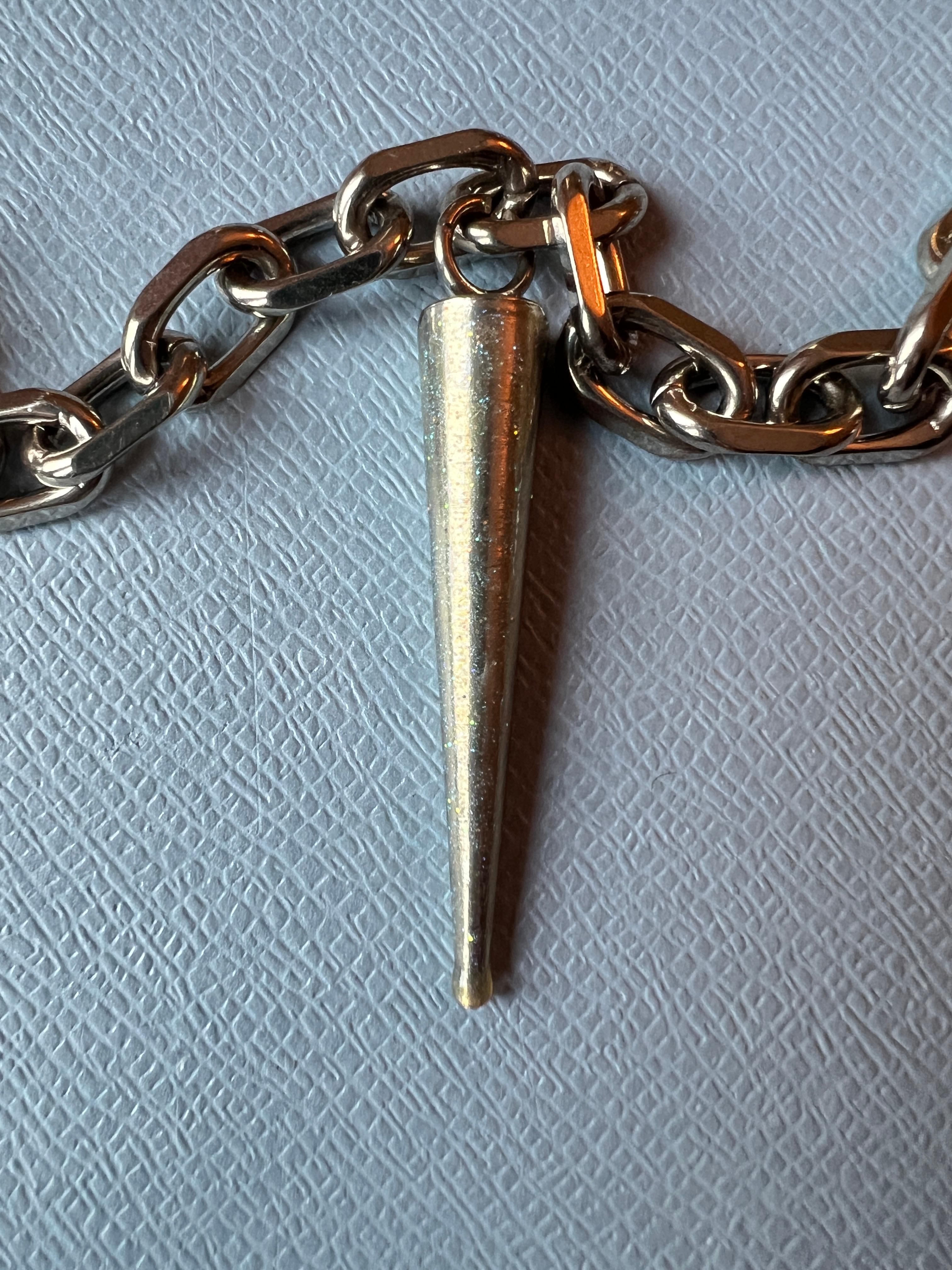 Collar de cadena con tachuelas Declaración Esmalte azul claro Paladio en venta 1