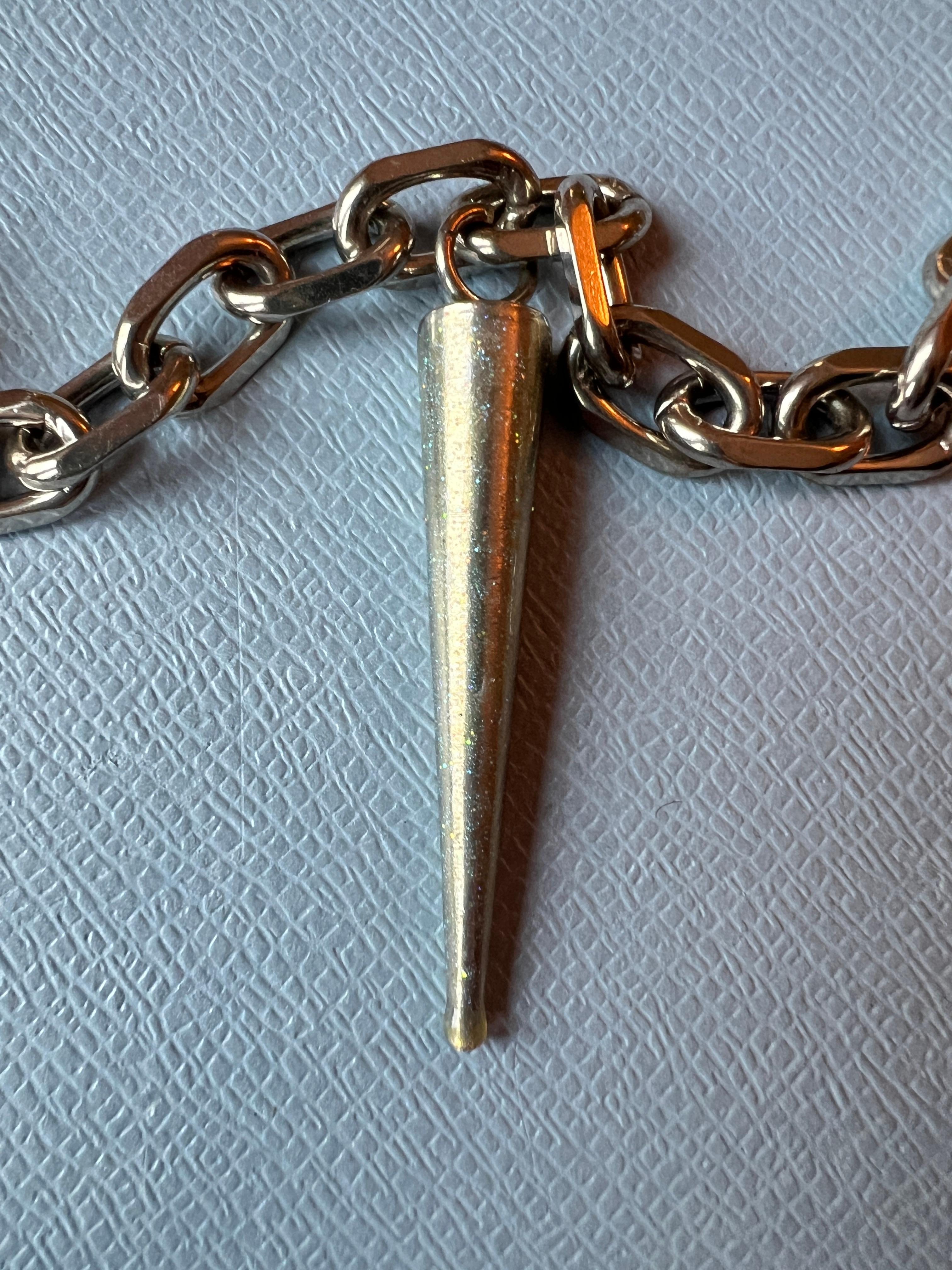 Collar de cadena con tachuelas Declaración Esmalte azul claro Paladio en venta 2