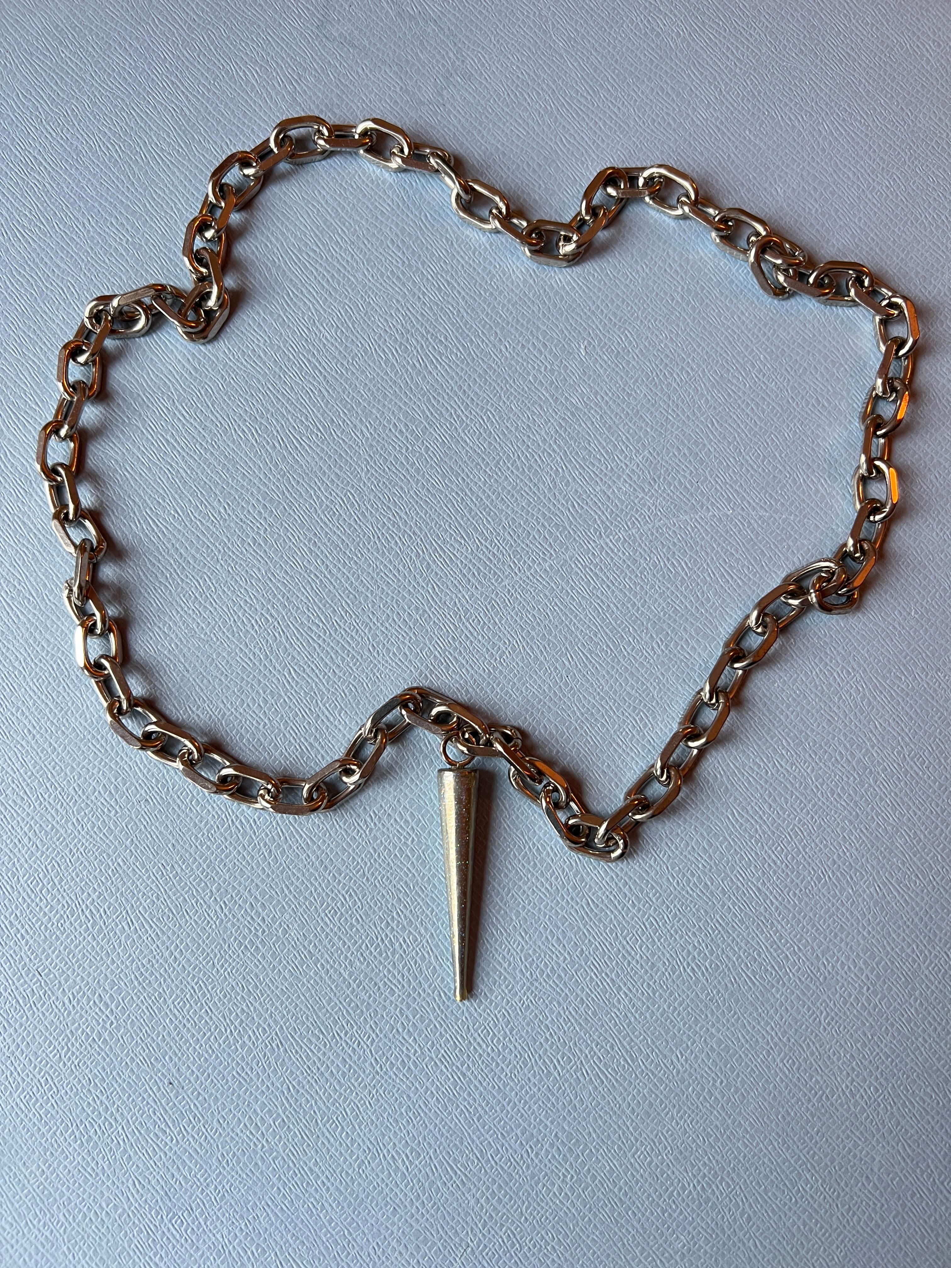 Collar de cadena con tachuelas Declaración Esmalte azul claro Paladio en venta 4