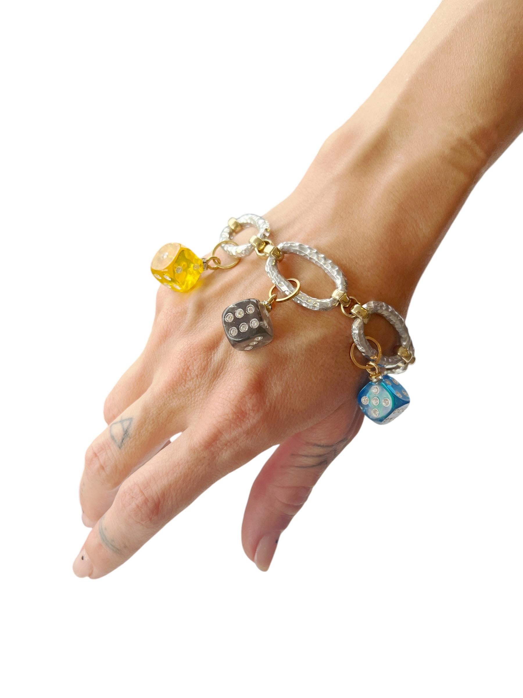 da uomo o donna bracciale charme con dadi Swarovski in vendita