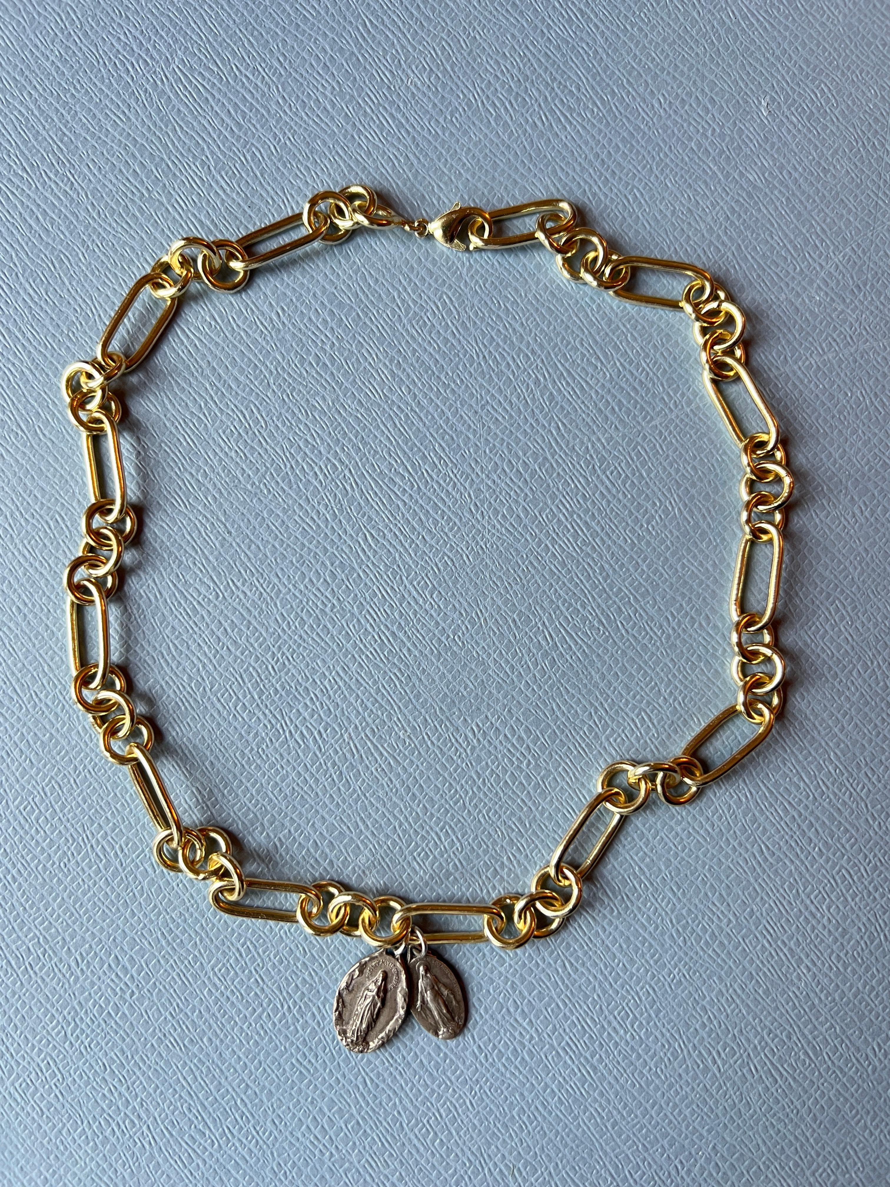 Oval Medal Chain Necklace Choker Vintage For Sale 1