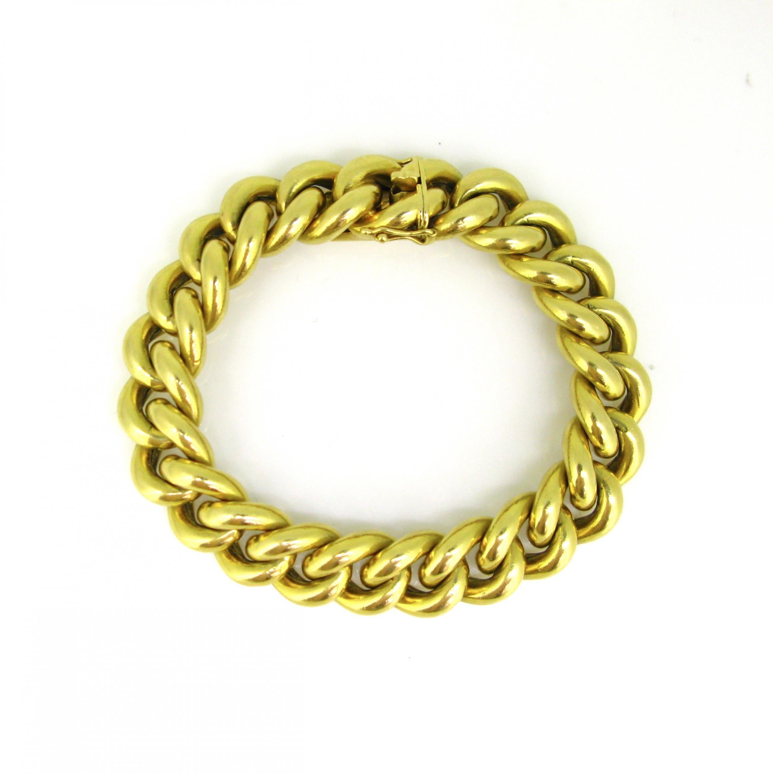 Chunky Curb Links 18kt Yellow Gold Bracelet, circa 1940 In Good Condition In London, GB