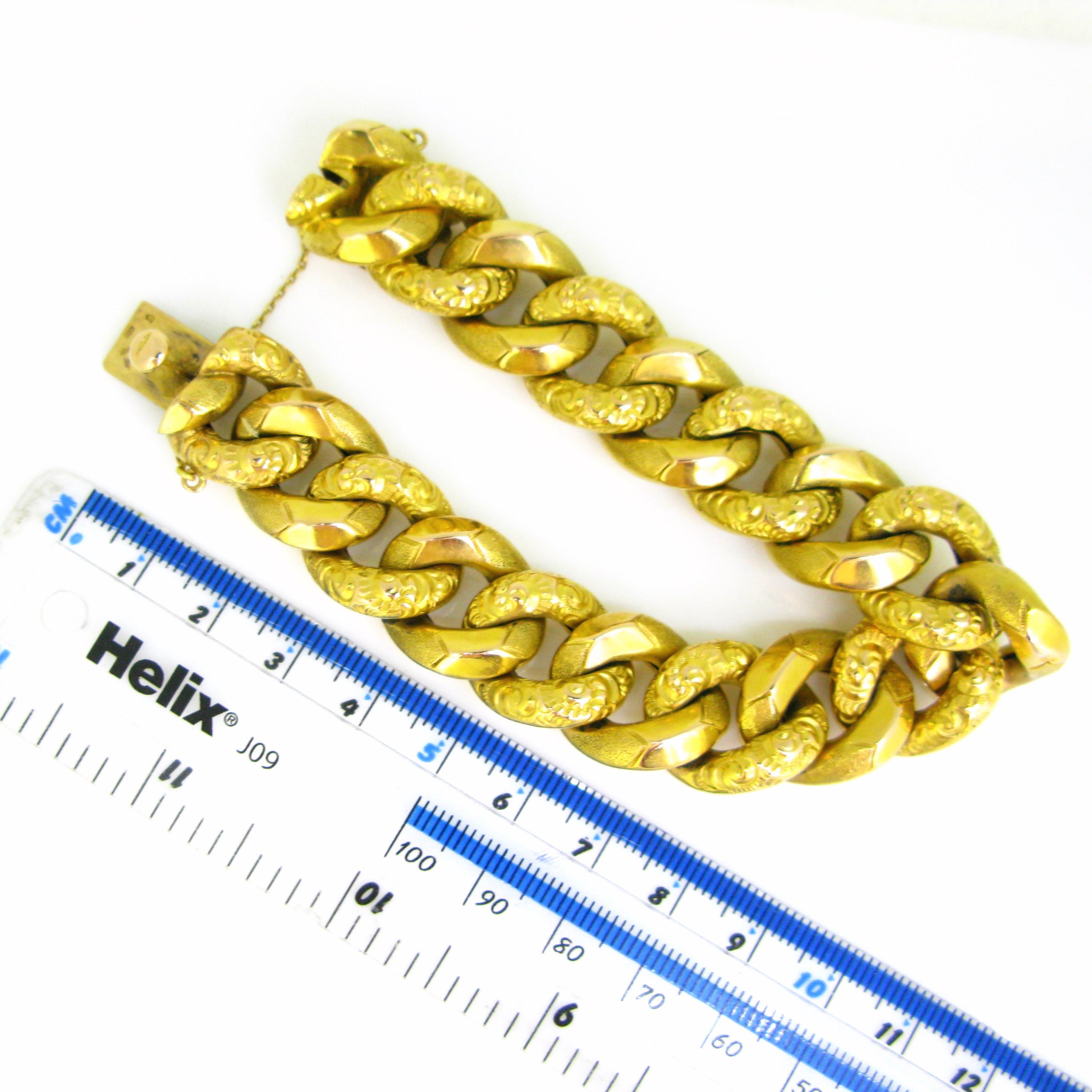 Chunky Curb Yellow Gold Links Bracelet In Good Condition In London, GB