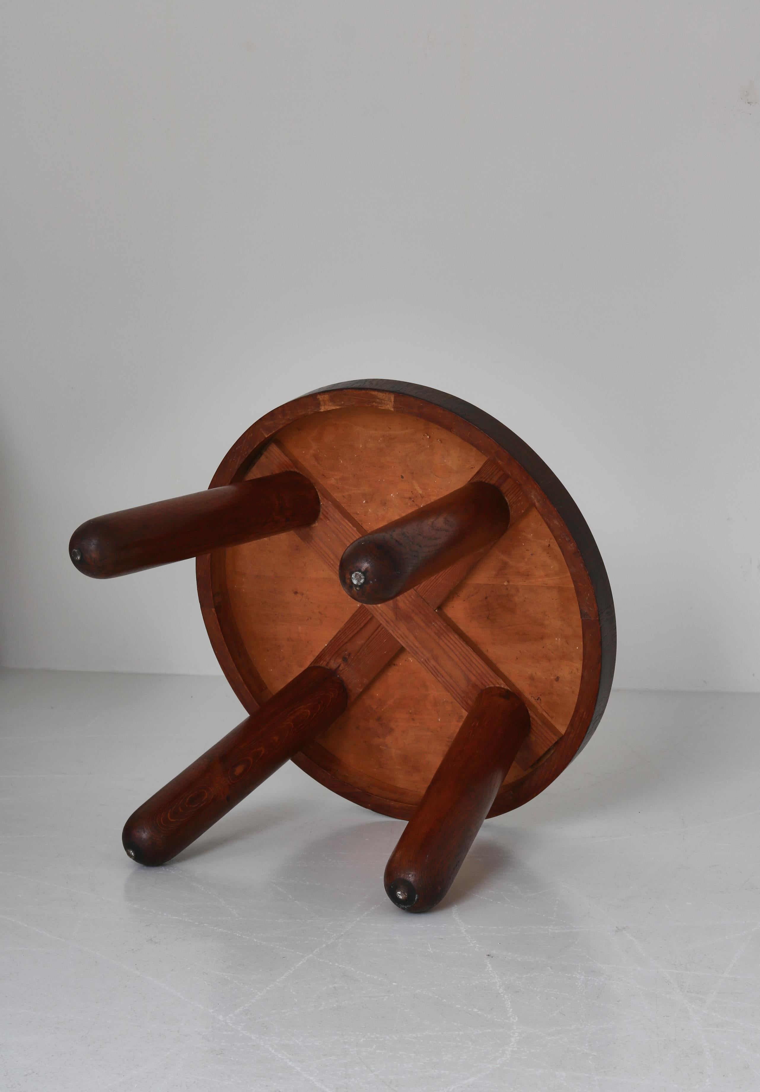 Chunky Danish Modern Side Table in Stained Oak by Otto Færge, Denmark, 1940s For Sale 8