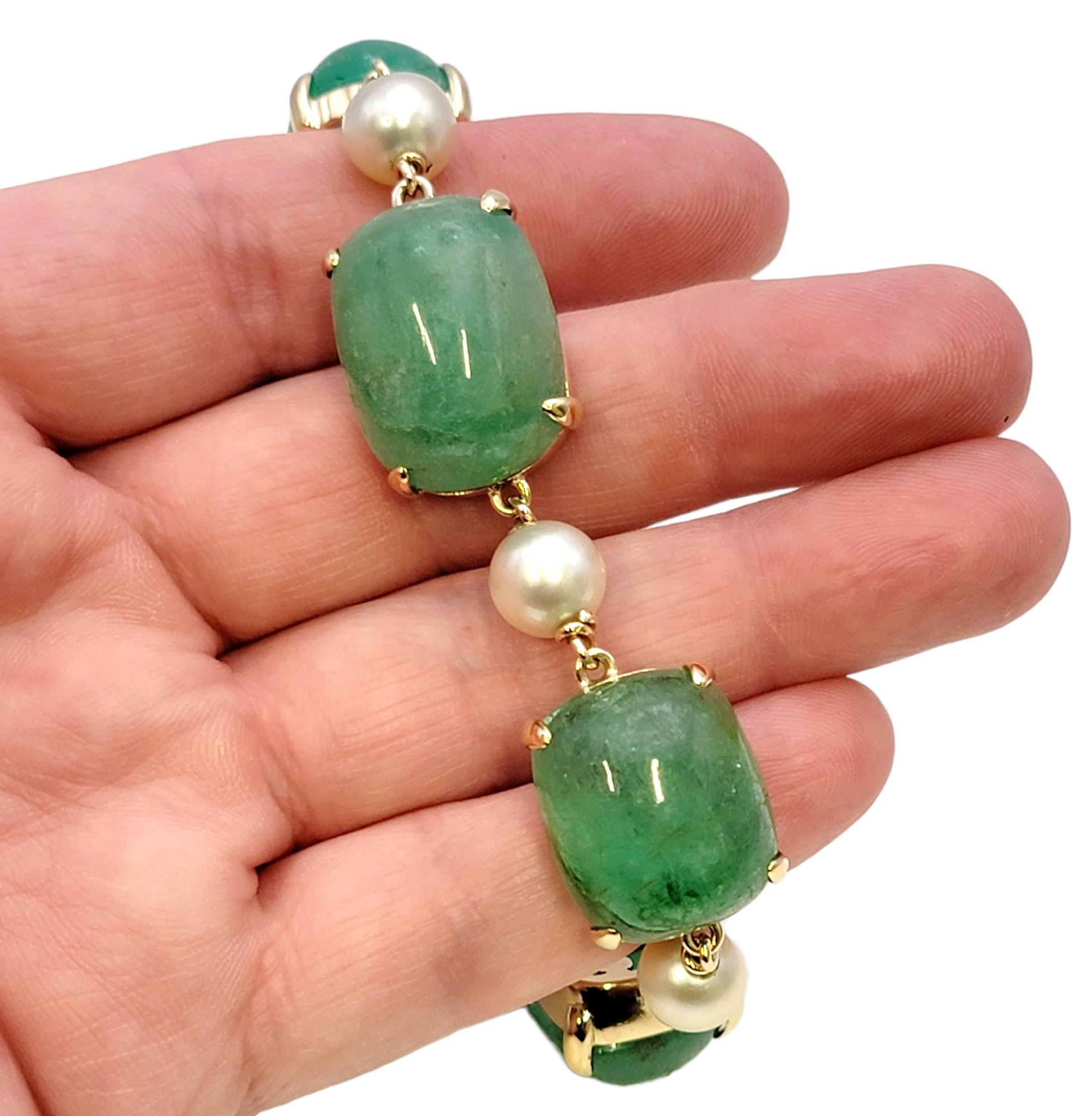 Chunky Emerald Cabochon and Cultured Pearl 14 Karat Yellow Gold Link Bracelet For Sale 6