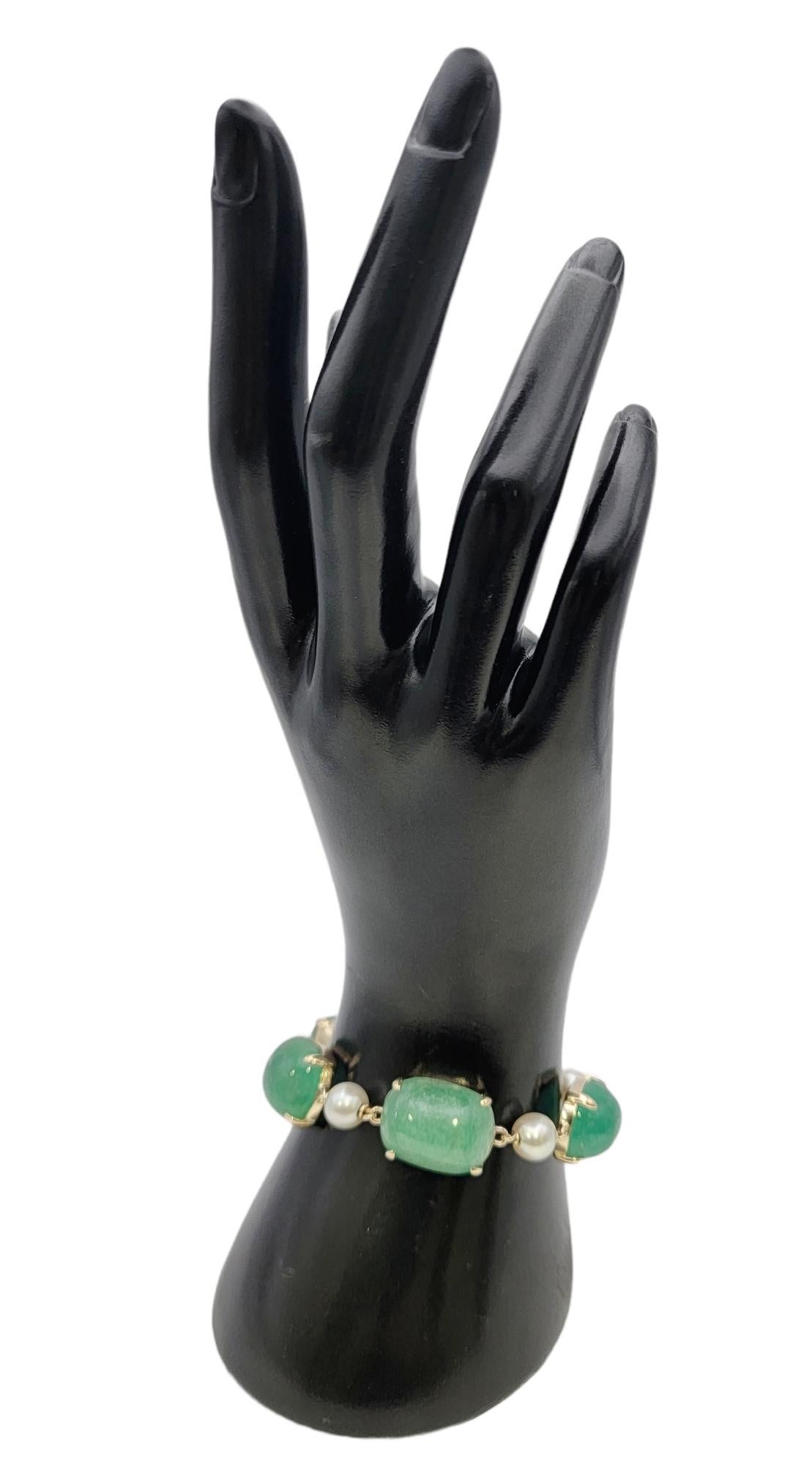 Chunky Emerald Cabochon and Cultured Pearl 14 Karat Yellow Gold Link Bracelet For Sale 8