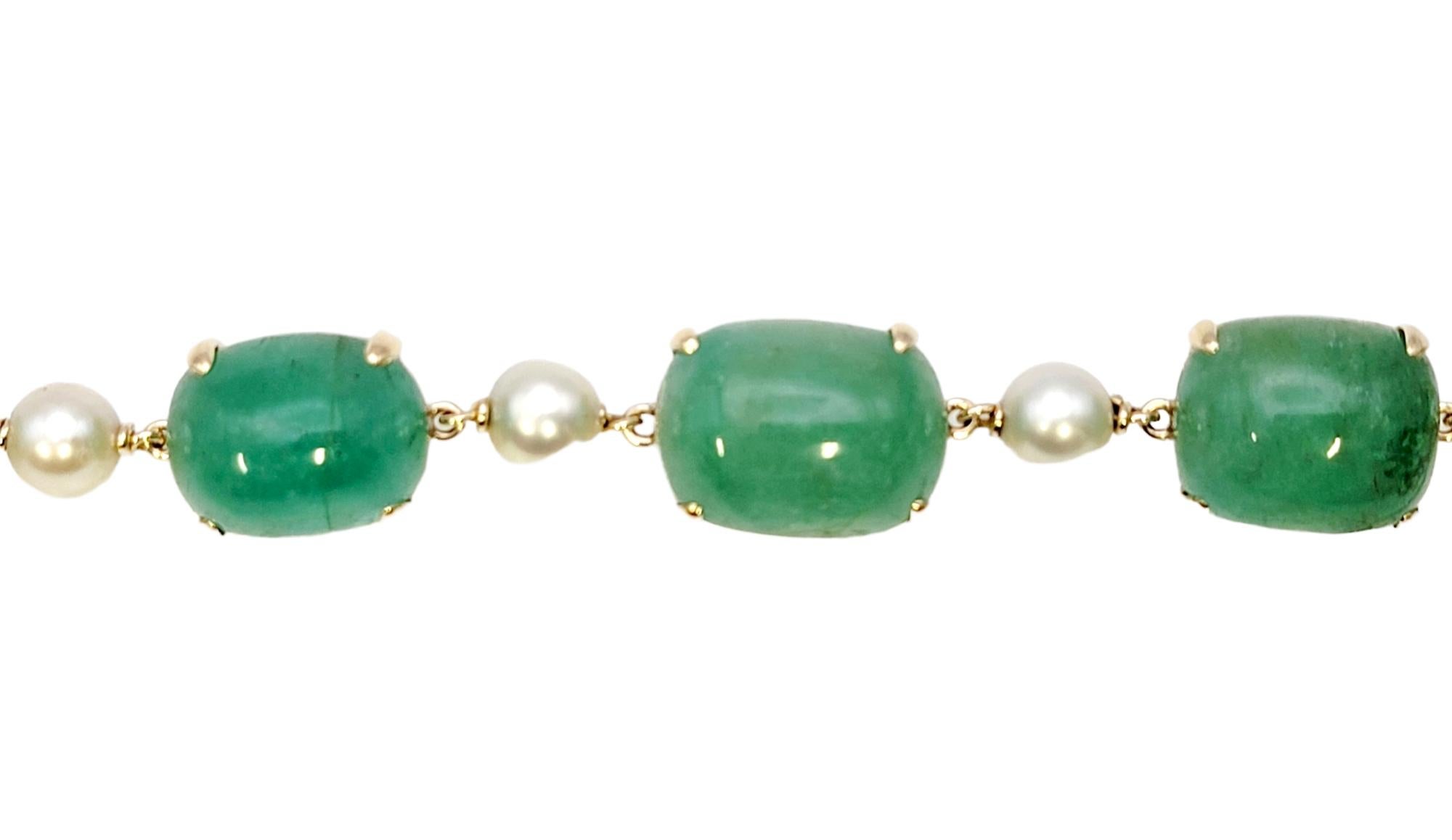 Contemporary Chunky Emerald Cabochon and Cultured Pearl 14 Karat Yellow Gold Link Bracelet For Sale