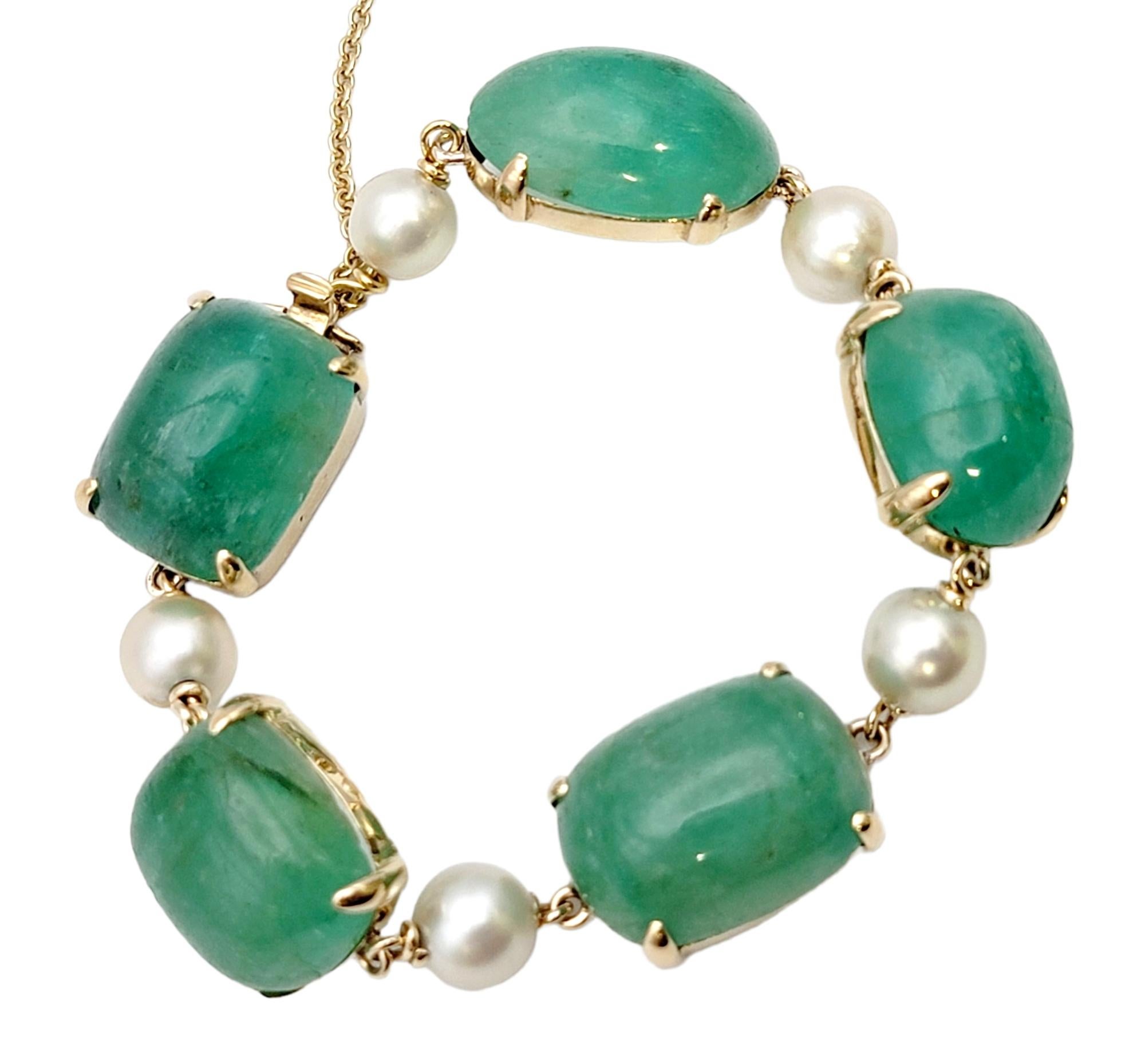 Women's Chunky Emerald Cabochon and Cultured Pearl 14 Karat Yellow Gold Link Bracelet For Sale