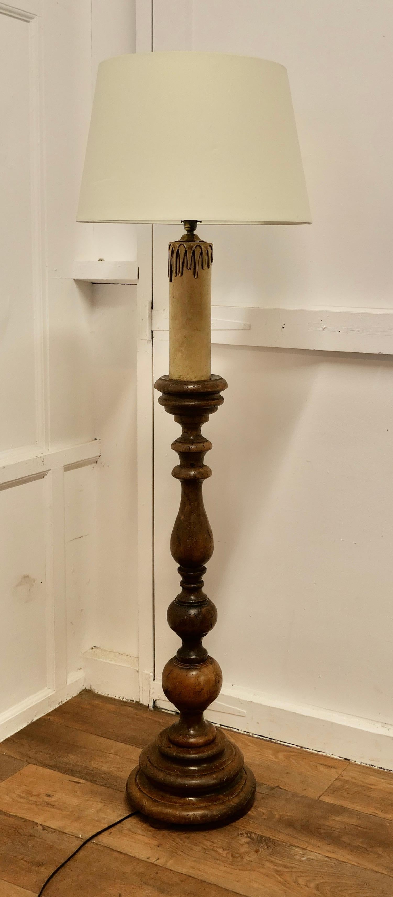 Chunky French Chestnut Standard Floor Lamp 

This lamp is a good country piece, with a very bulbous turned Chestnut central column
The lamp is in good condition, working and with a new parchment lampshade

The lamp is 56” tall, the base is 12” in