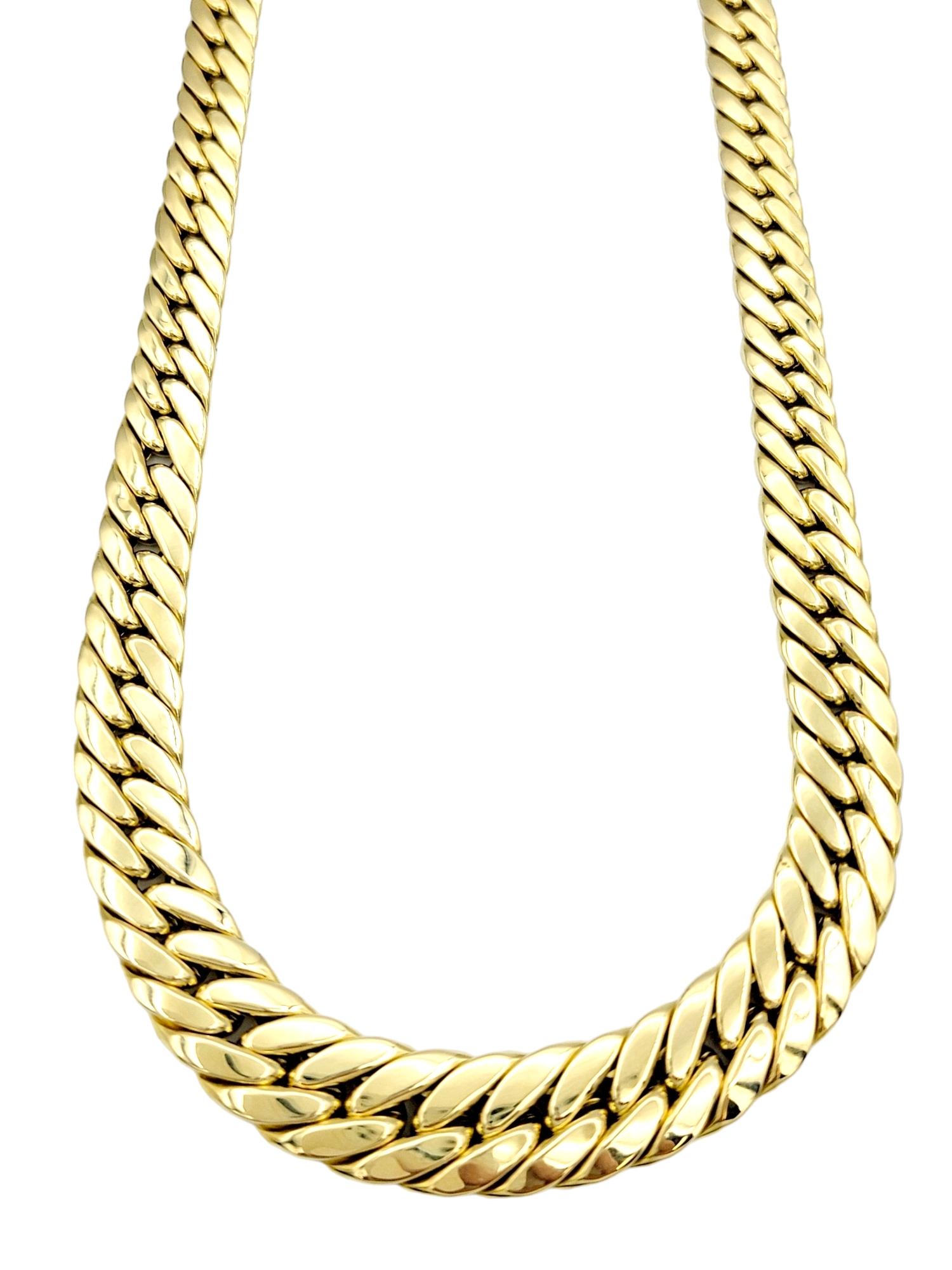 Chunky Graduated Curb Link Chain Necklace in Polished 18 Karat Yellow Gold In Good Condition For Sale In Scottsdale, AZ