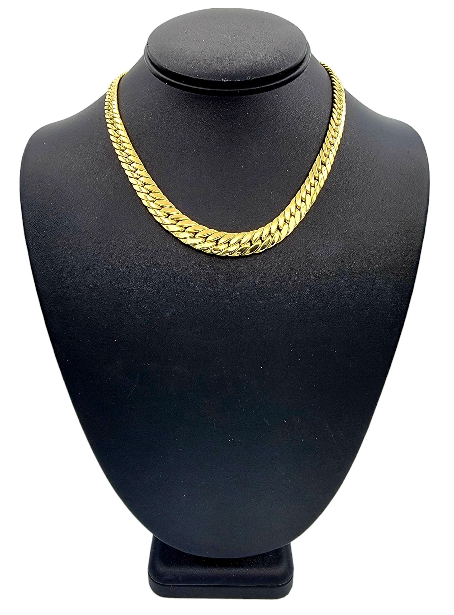 Chunky Graduated Curb Link Chain Necklace in Polished 18 Karat Yellow Gold For Sale 2
