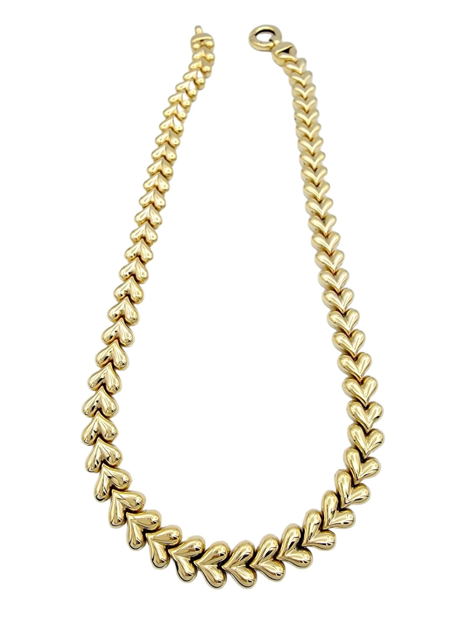 Chunky Heart Link Chain Necklace in Polished 14 Karat Yellow Gold In Good Condition For Sale In Scottsdale, AZ