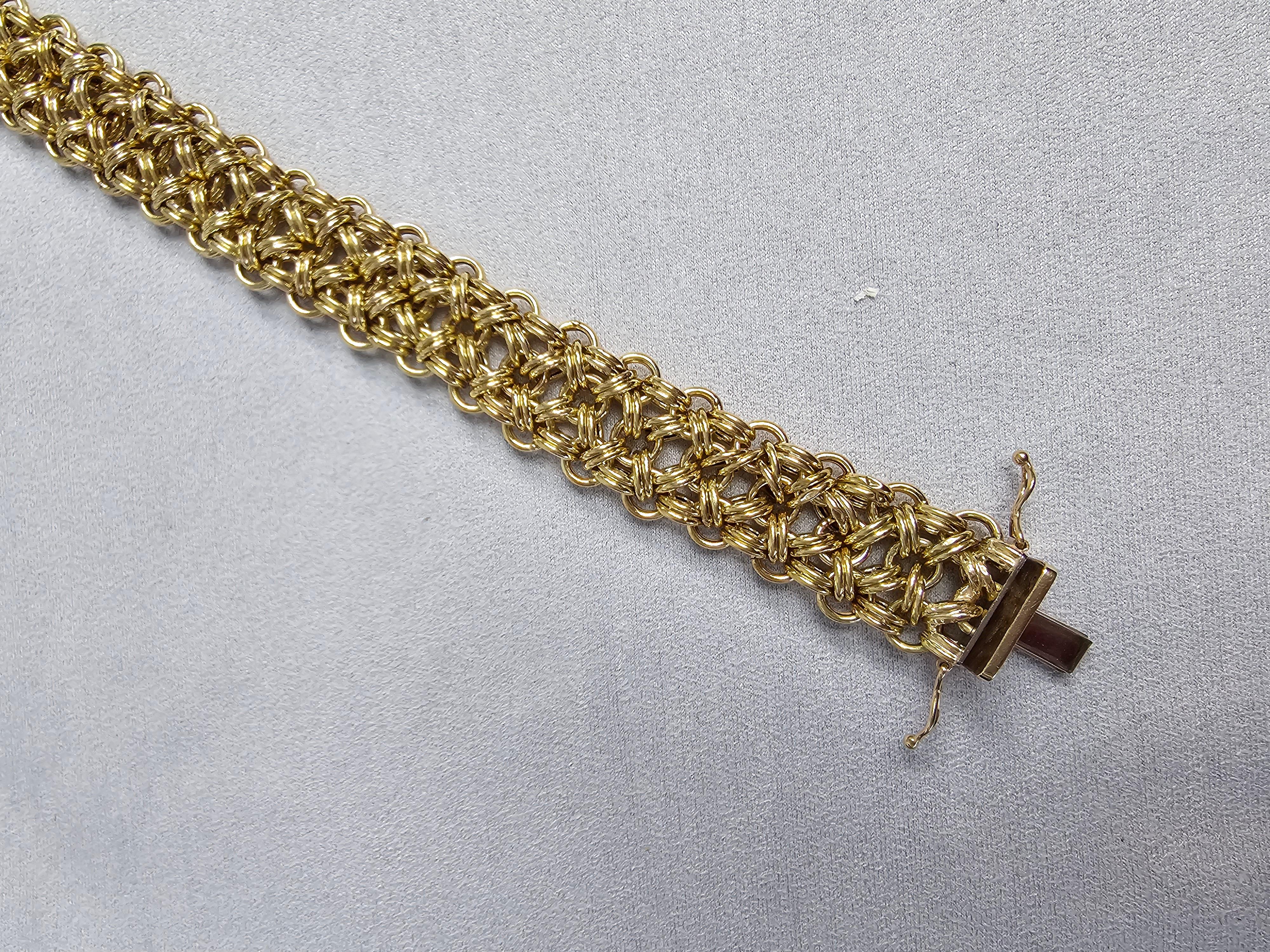 Chunky Intertwined Link Bracelet 14k Yellow Gold en Nuevo estado para la venta en Sugar Land, TX