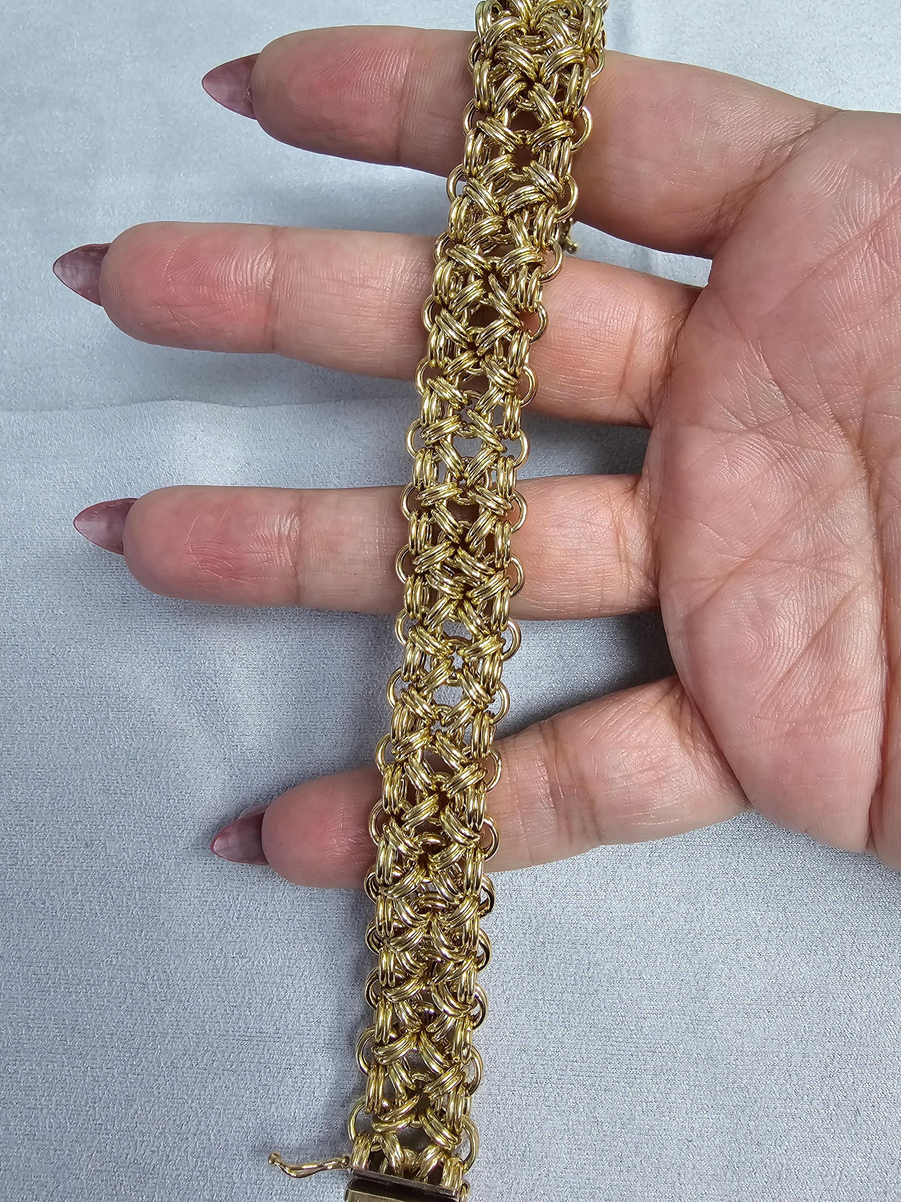 Chunky Intertwined Link Bracelet 14k Yellow Gold en venta 1