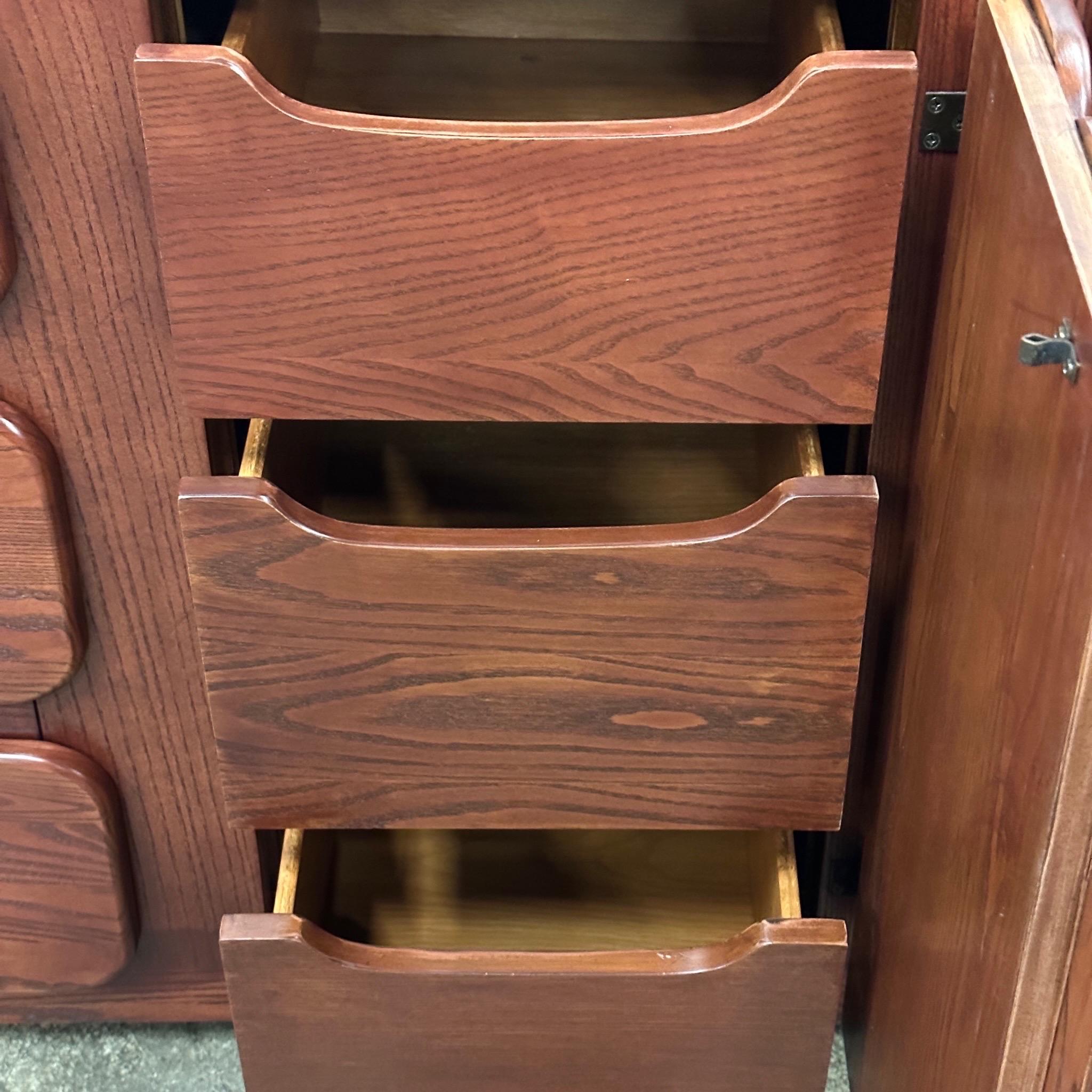 Late 20th Century Chunky Modern Oak Dresser/Sideboard For Sale