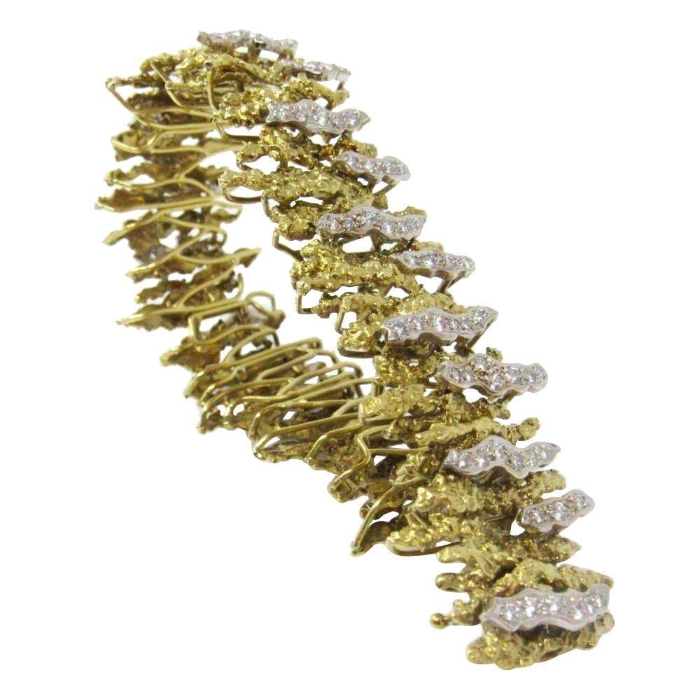 Chunky Modernist 18 Karat Yellow Gold Modern Diamond Bracelet In Excellent Condition In Philadelphia, PA