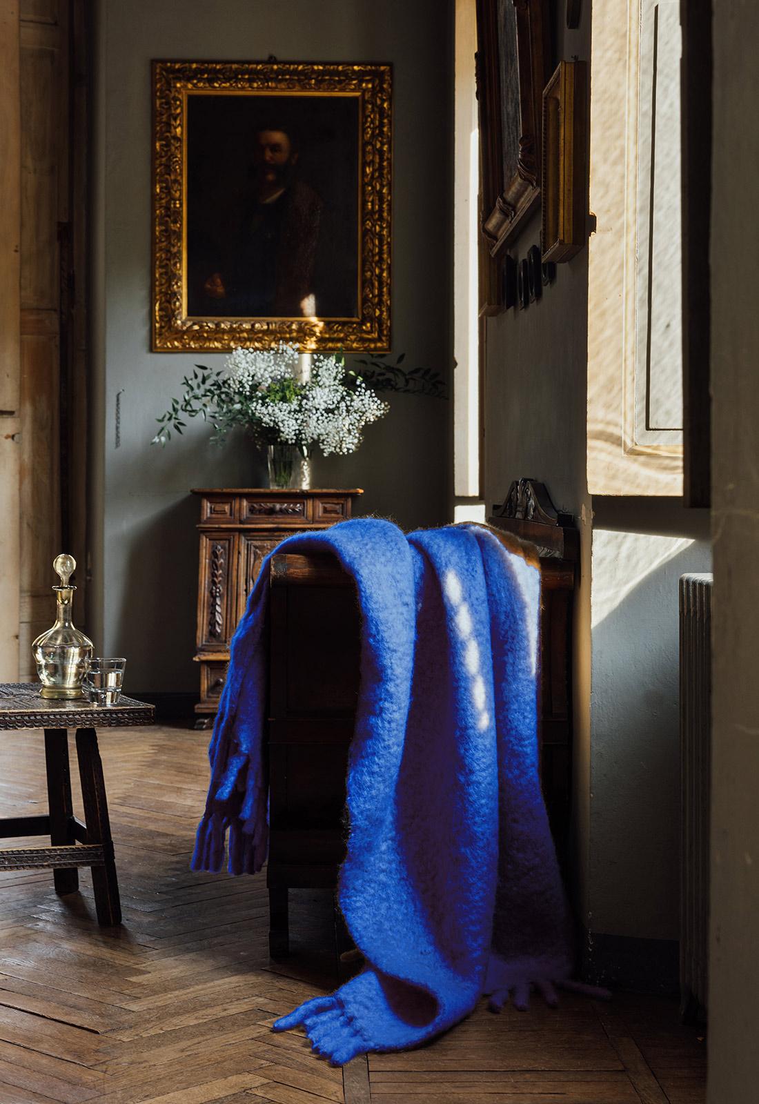 Chunky Mohair Blanket Cobalt Blue 140x200 In New Condition For Sale In Stockholm, SE